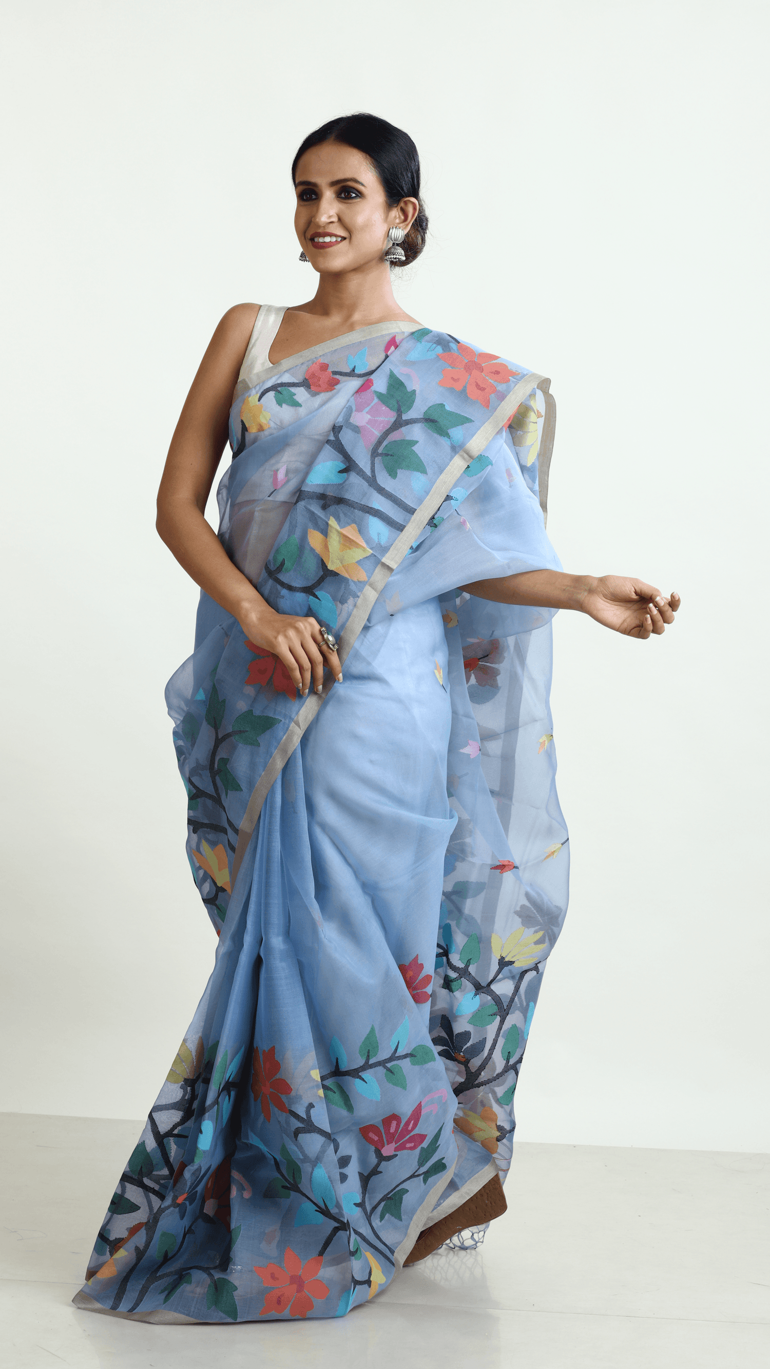Blueish grey, jamdani saree, muslin silk,
handwoven, handwoven jamdani saree, floral border, clothing, boutique