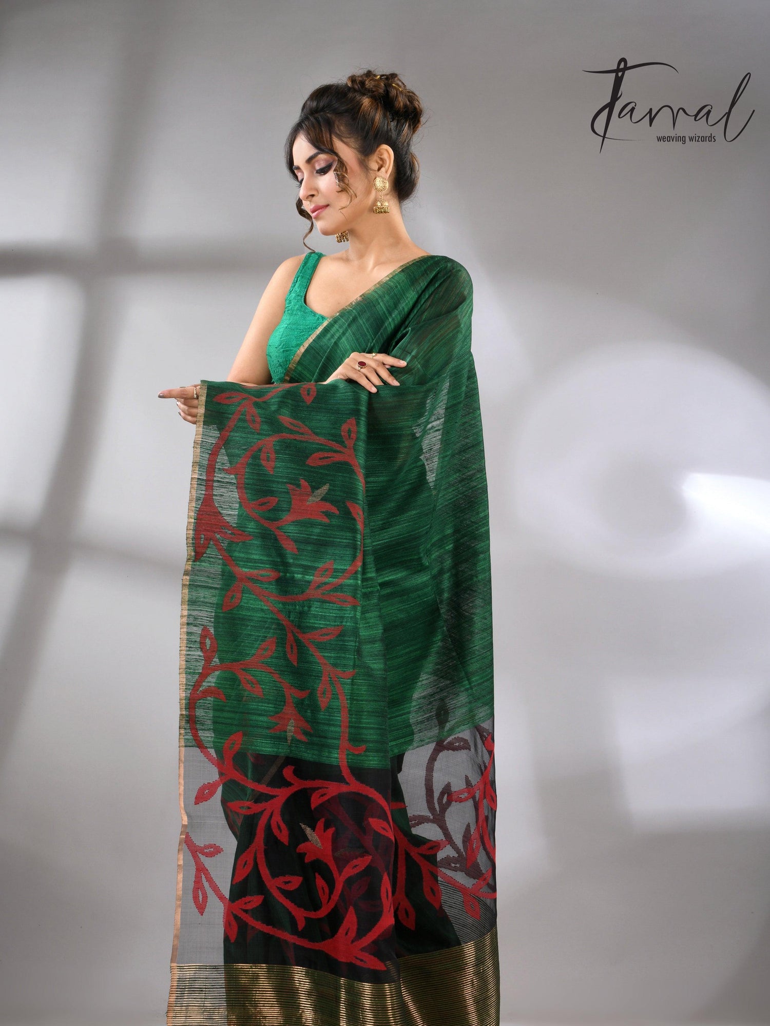 Bottle green silk handwoven needle work jamdani saree_Right