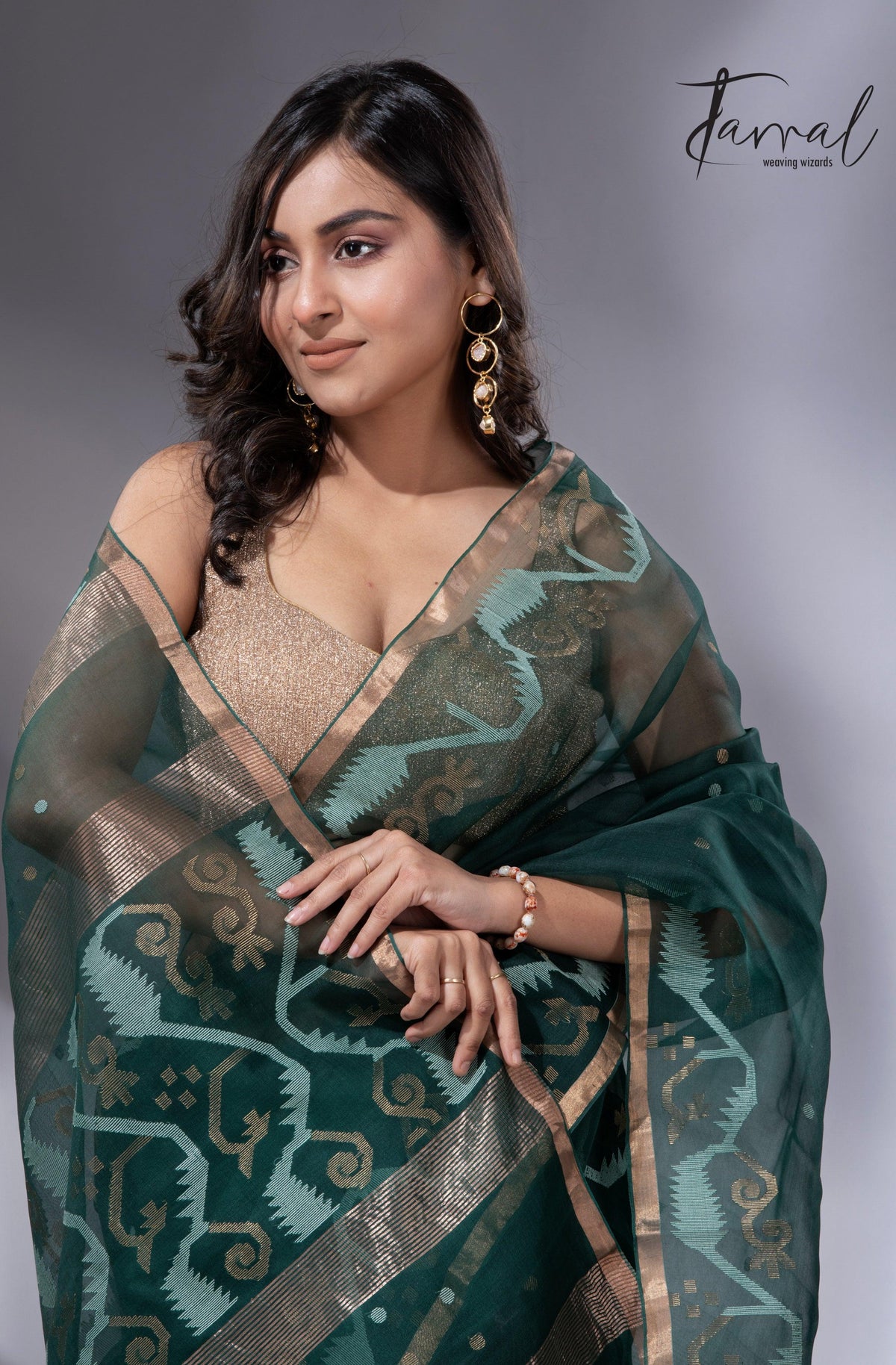 Bottle green with zari border traditional handwoven jamdani in muslin silk - Tamal Boutique