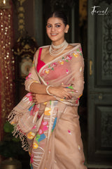 Golden Beige With Multicolour Lotus Motifs Handwoven Jamdani Saree