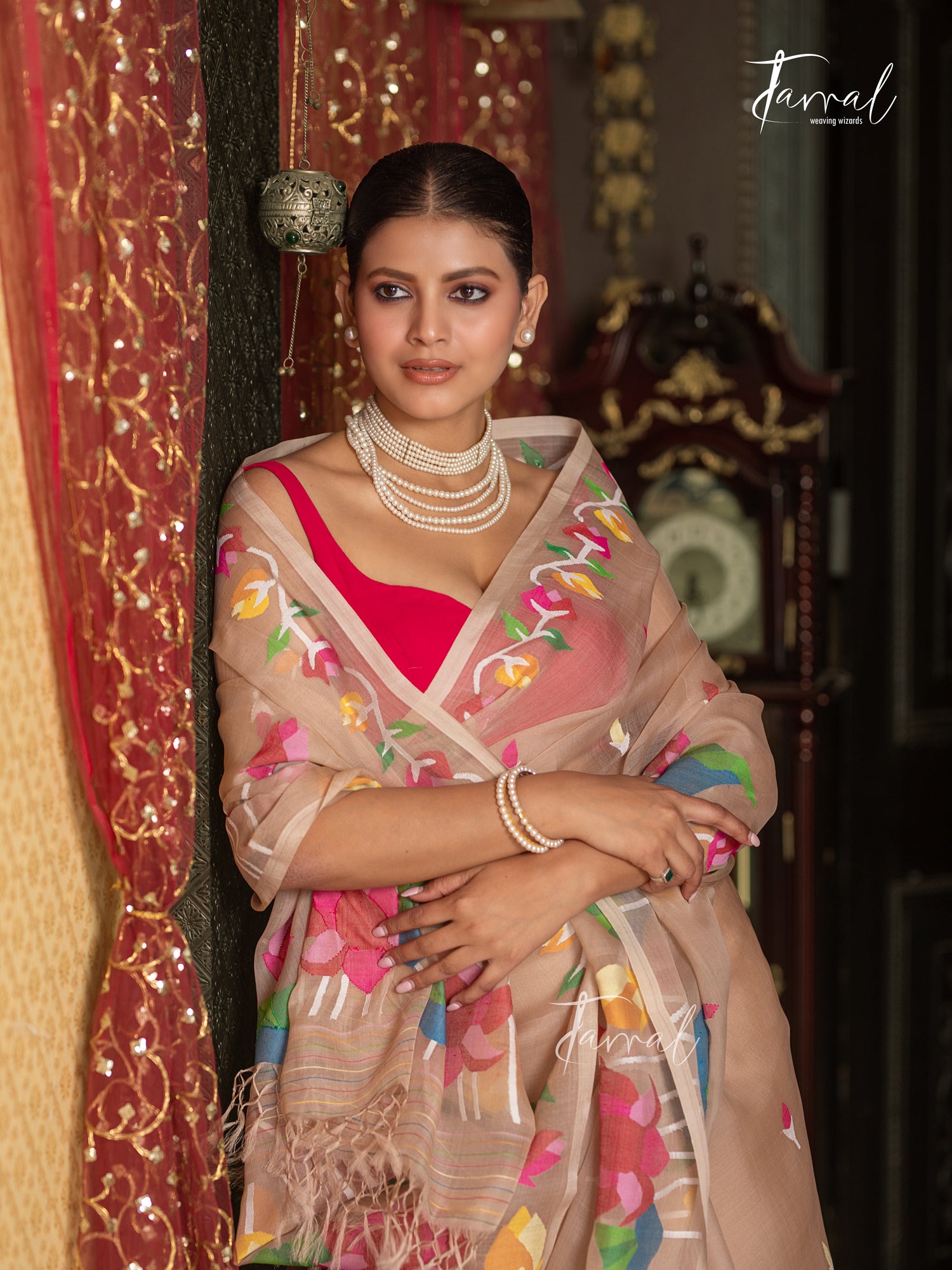 Golden Beige With Multicolour Lotus Motifs Handwoven Jamdani Saree