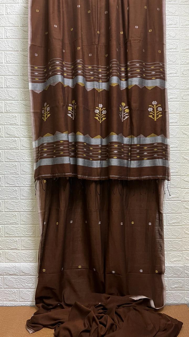 Chocolate brown floral pallu cotton handwoven jamdani saree - Tamal Boutique