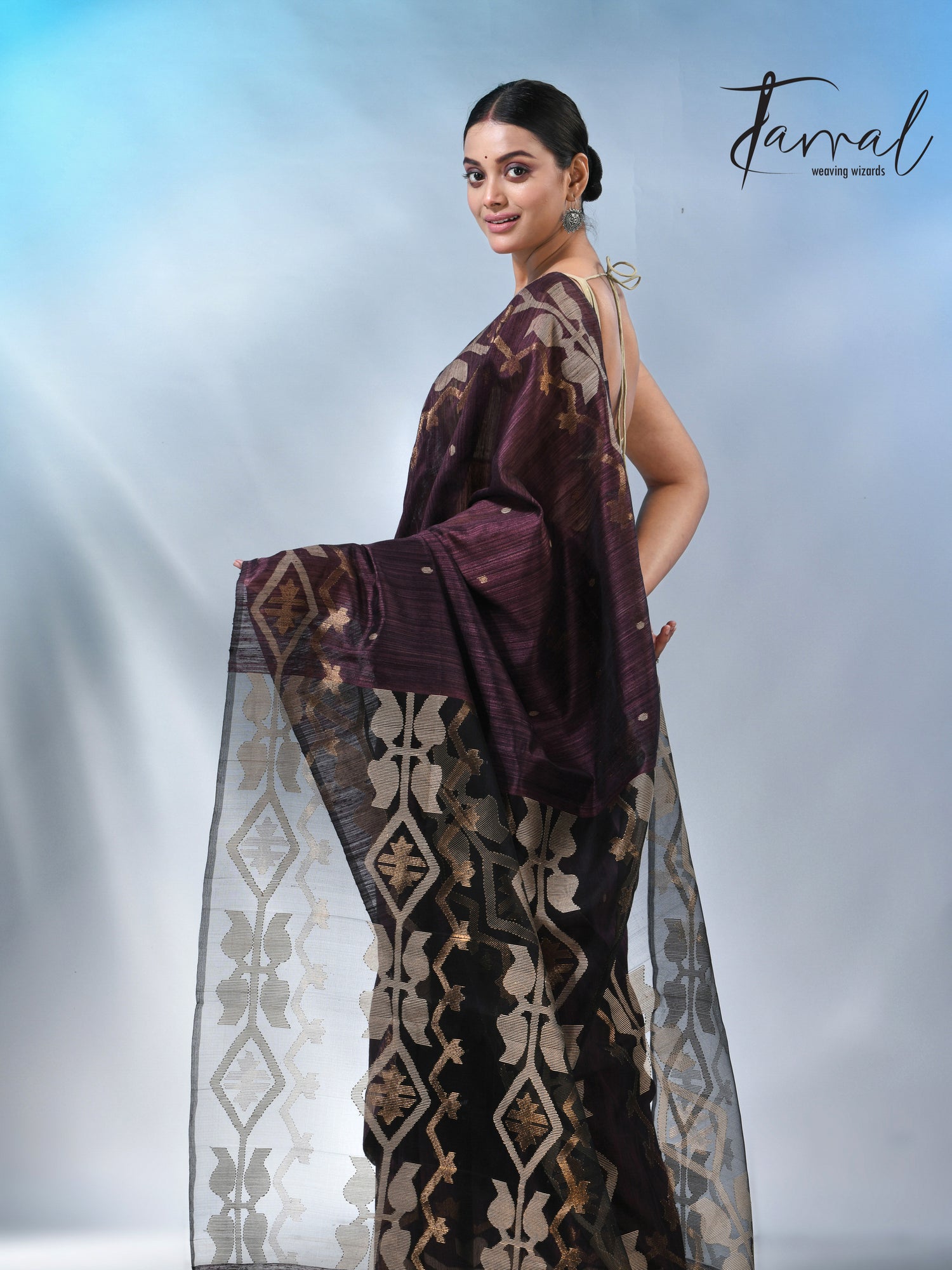 Chocolate brown matka silk traditional handwoven jamdani saree