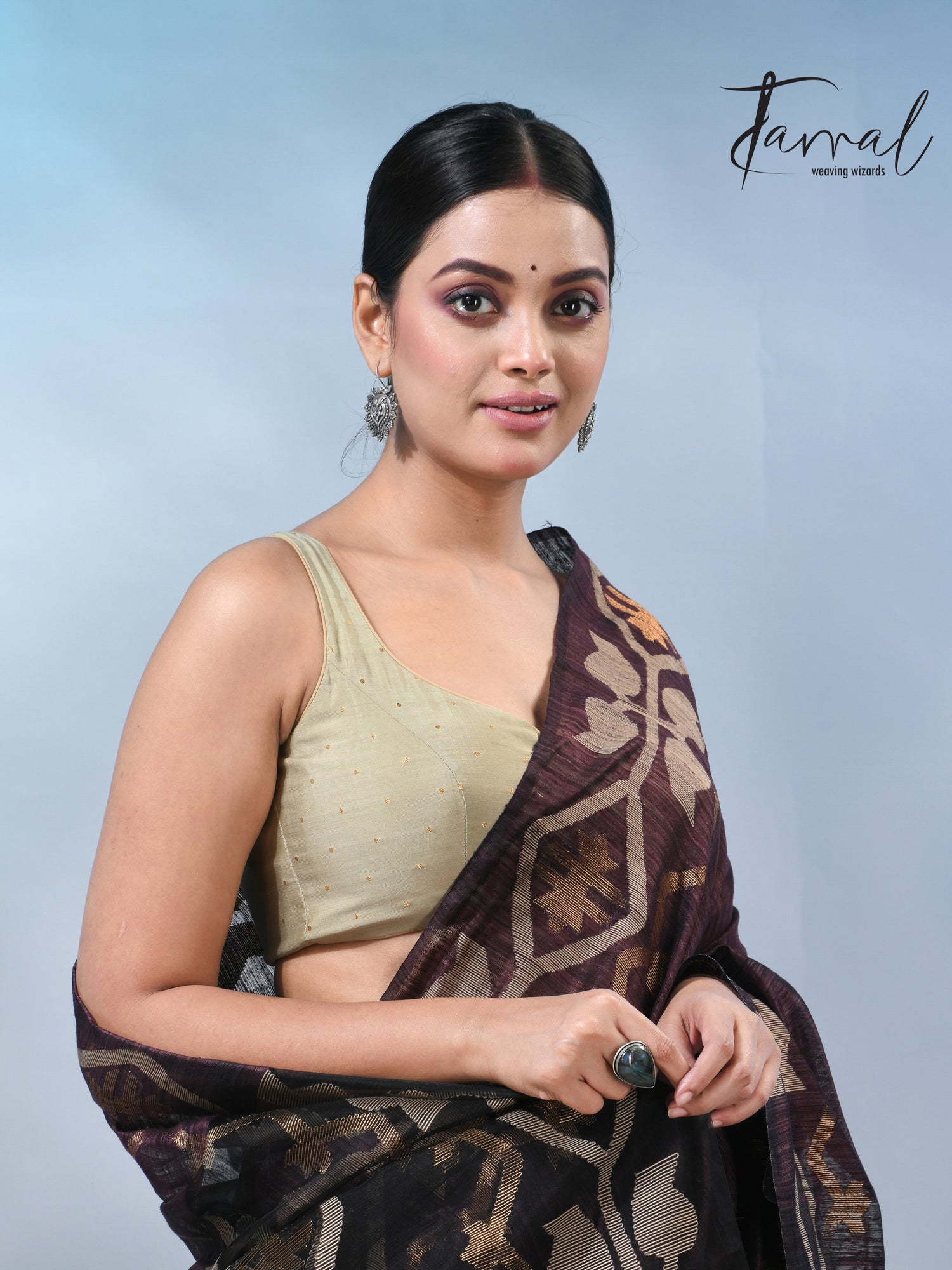 Chocolate brown matka silk traditional handwoven jamdani saree