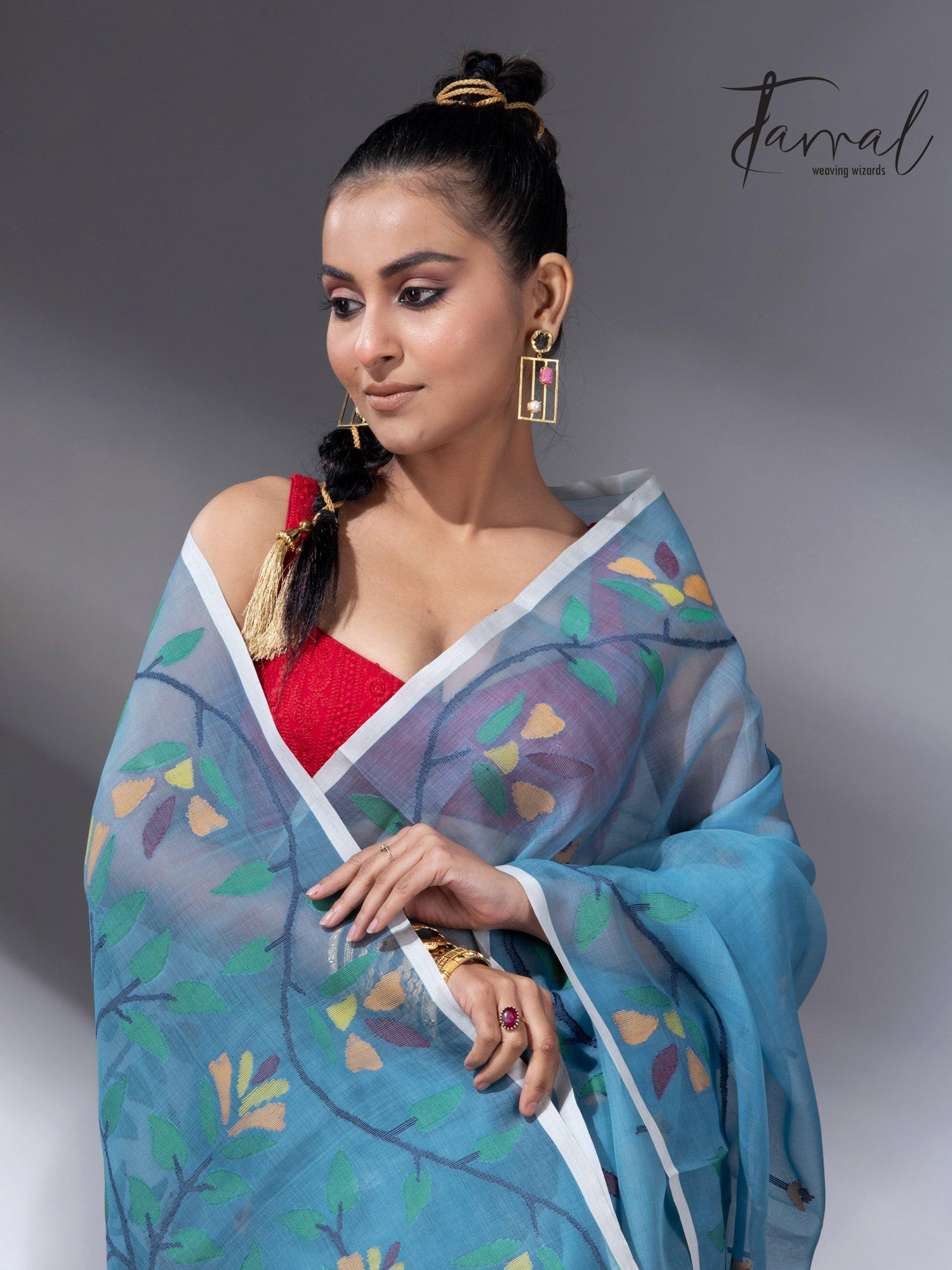 Cloudy blue with floral border muslin silk handwoven jamdani saree cl