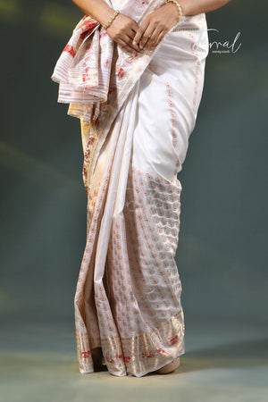 Offwhite with golden zari and red Minakari Bishnupuri Swarnachari silk saree