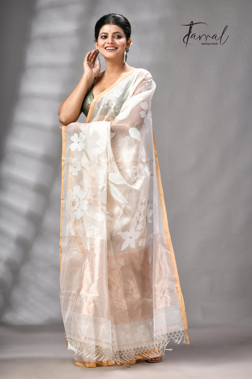Offwhite With Beige Border Muslin Silk Floral Handwoven Jamdani Saree