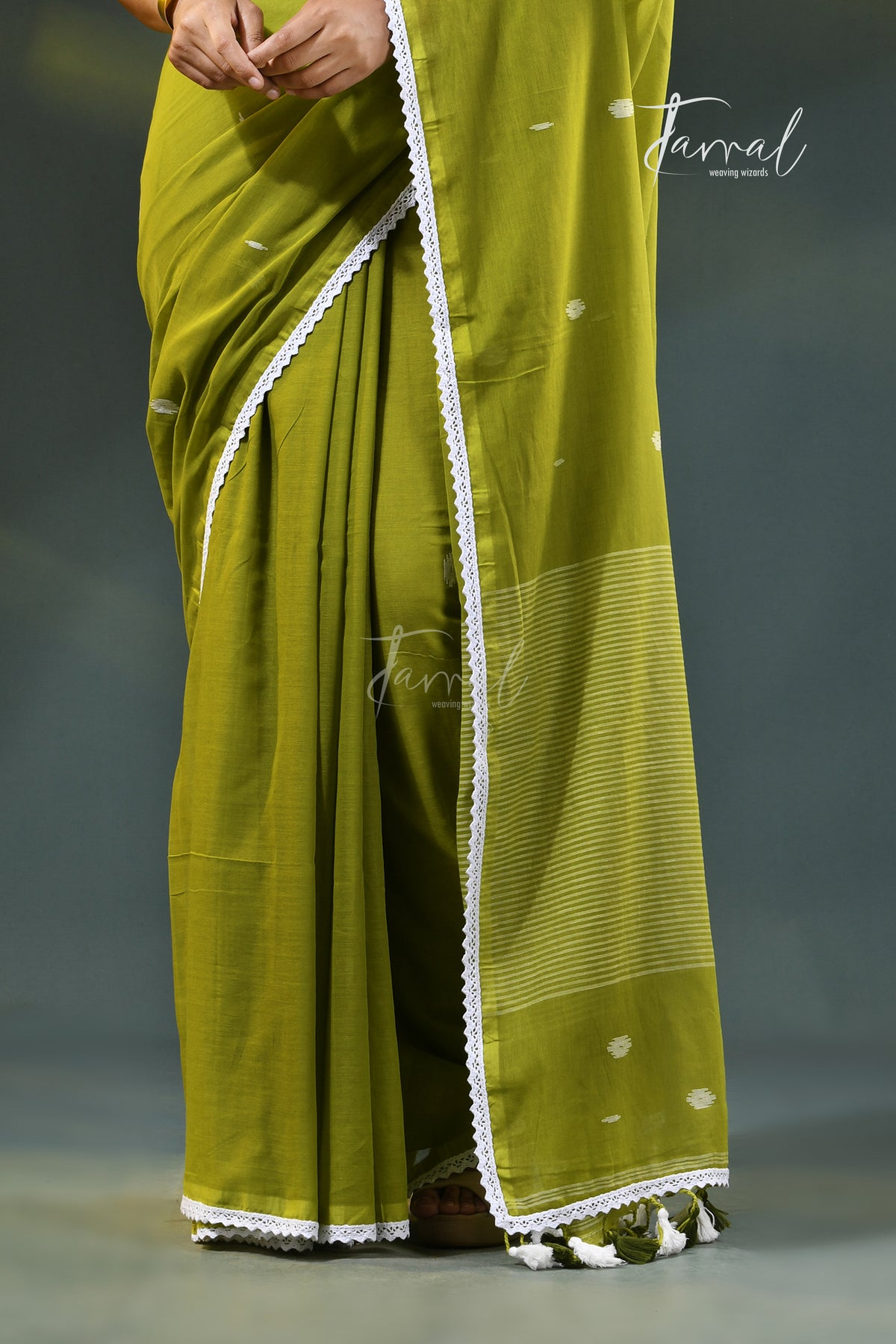 Green Handloom Jamdani Saree | Geometric Motifs | Minimal Border | Tamal Boutique