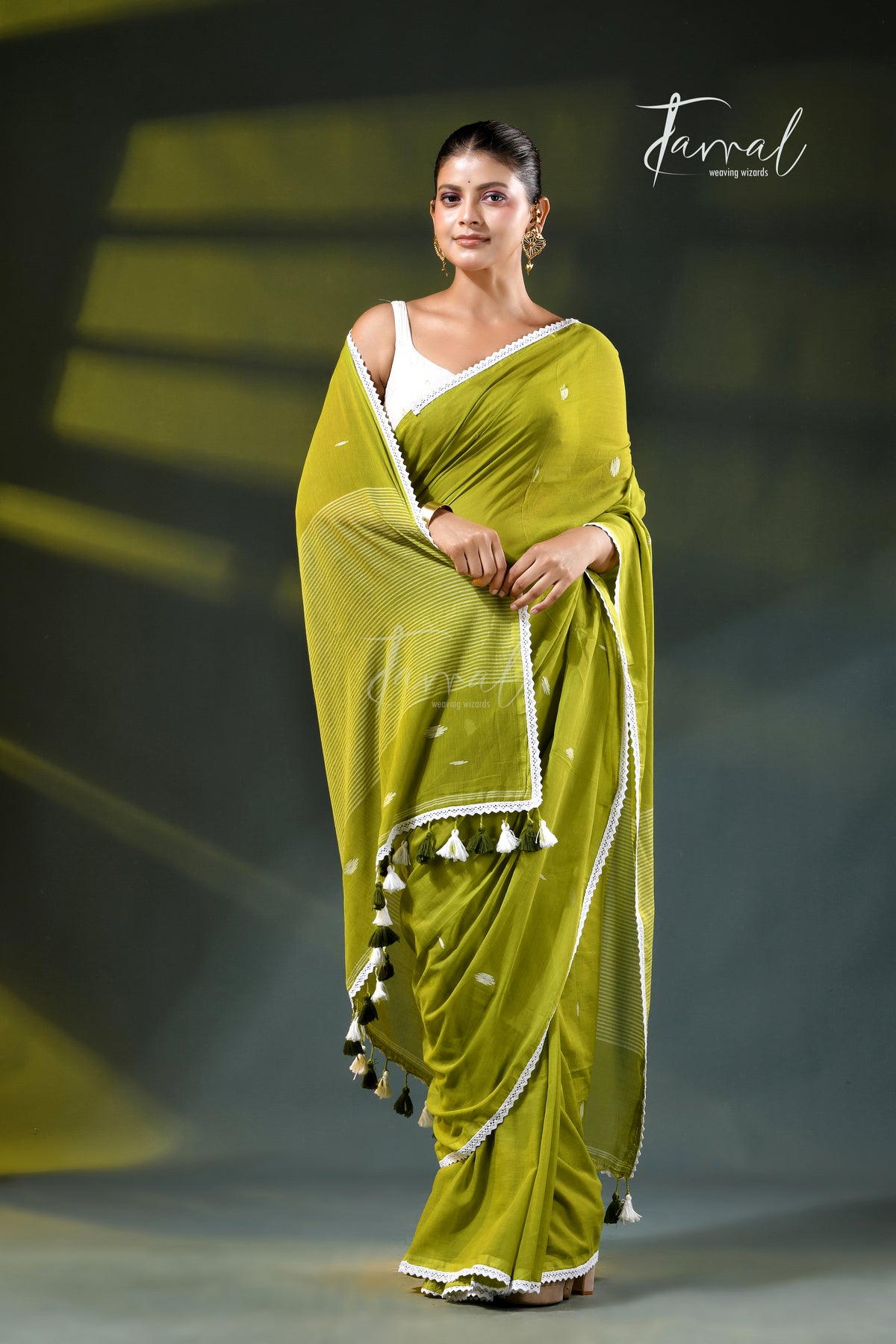 Green Handloom Jamdani Saree | Geometric Motifs | Minimal Border | Tamal Boutique