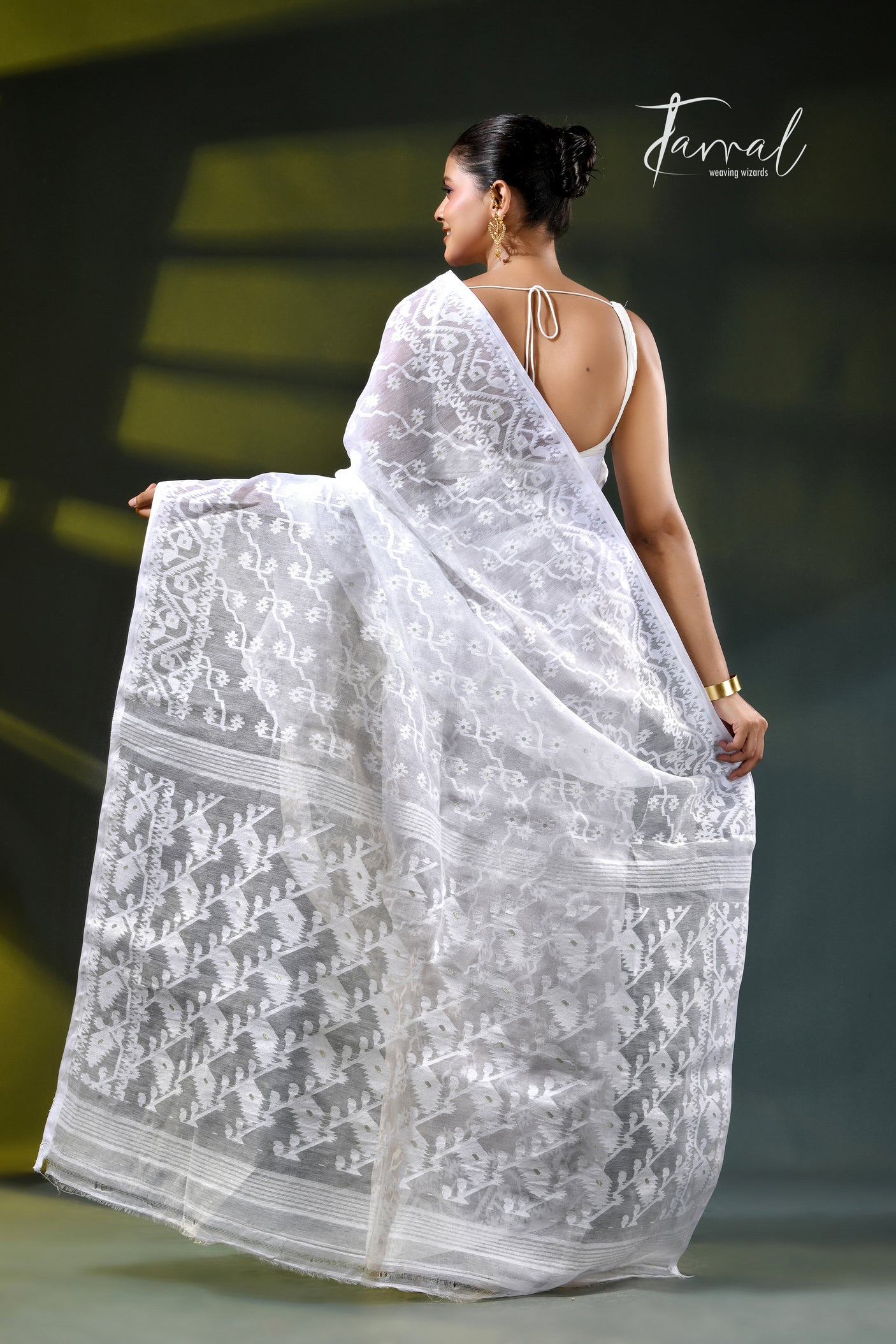 White self handloom dhakai jamdani saree