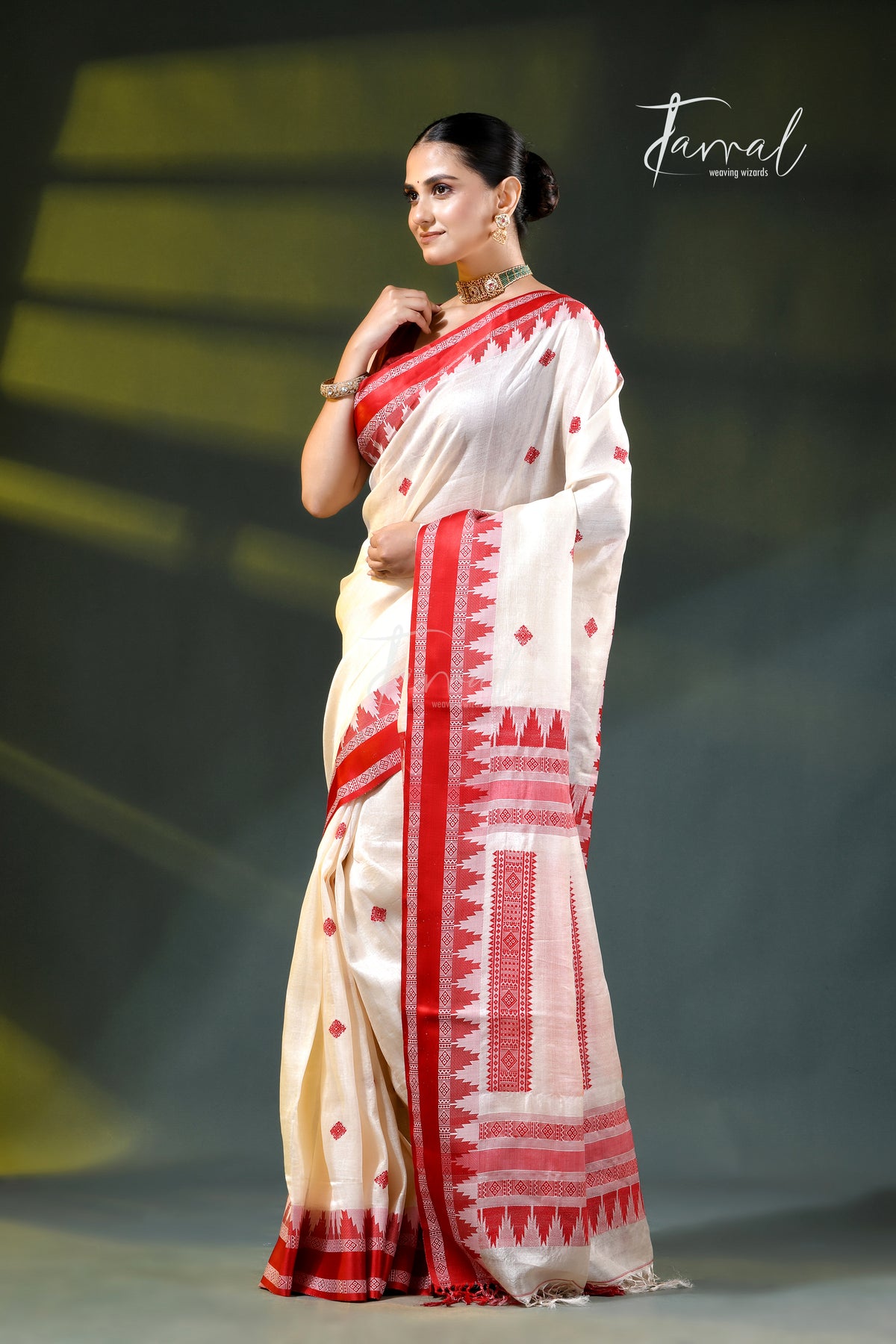 Offwhite with red pure tussar silk handloom kalakhetra jamdani saree