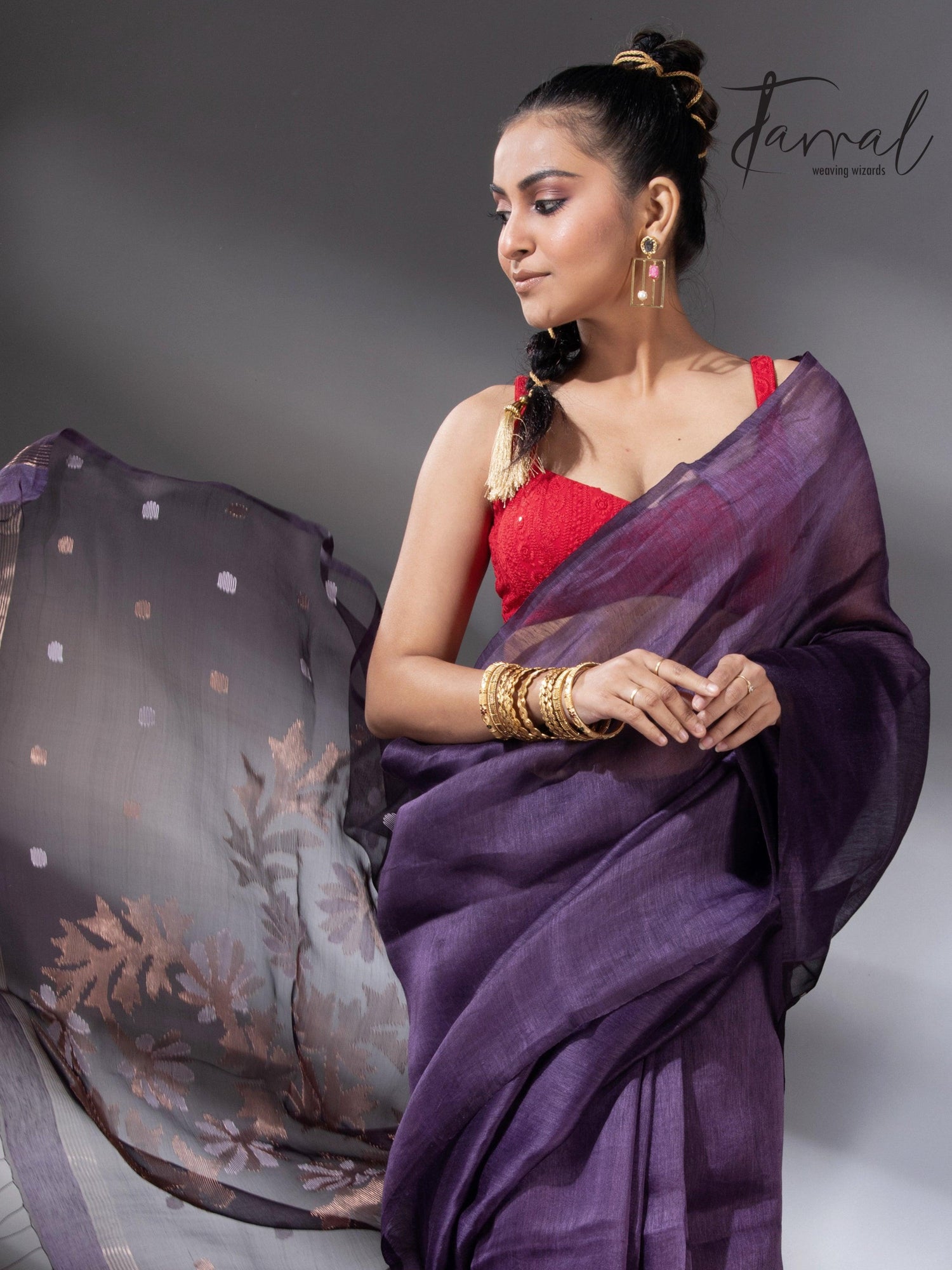 Deep Magenta silk linen handwoven jamdani saree in Kolkata cls