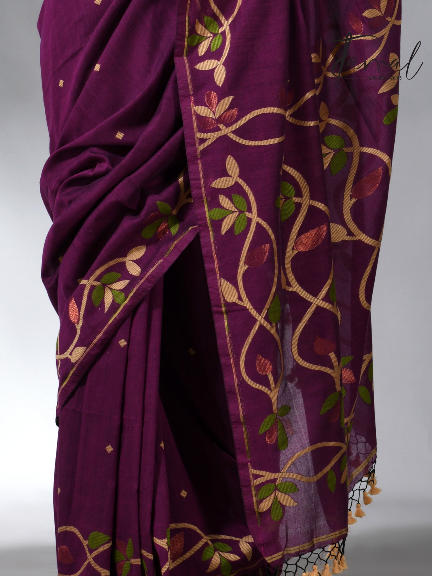 Deep magnet with multicolor pure cotton handloom jamdani saree