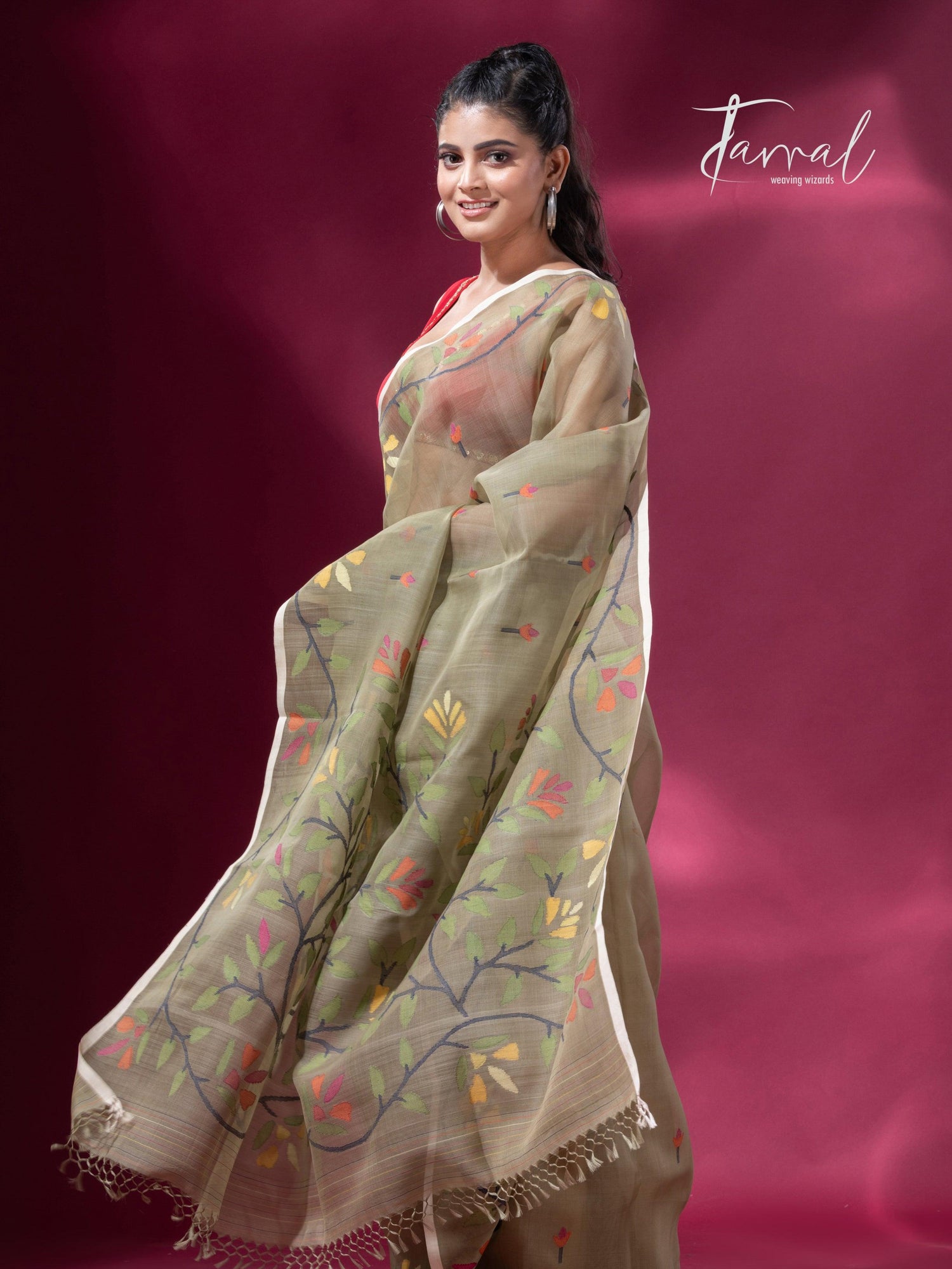 Floral Border Muslin Silk Handwoven Jamdani Saree in Mos Green3