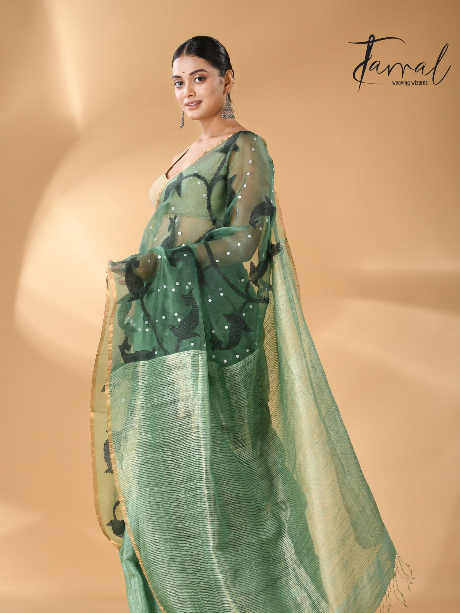 Forest Green Zari Border Muslin With Matka Silk Handwoven Jamdani Saree left3