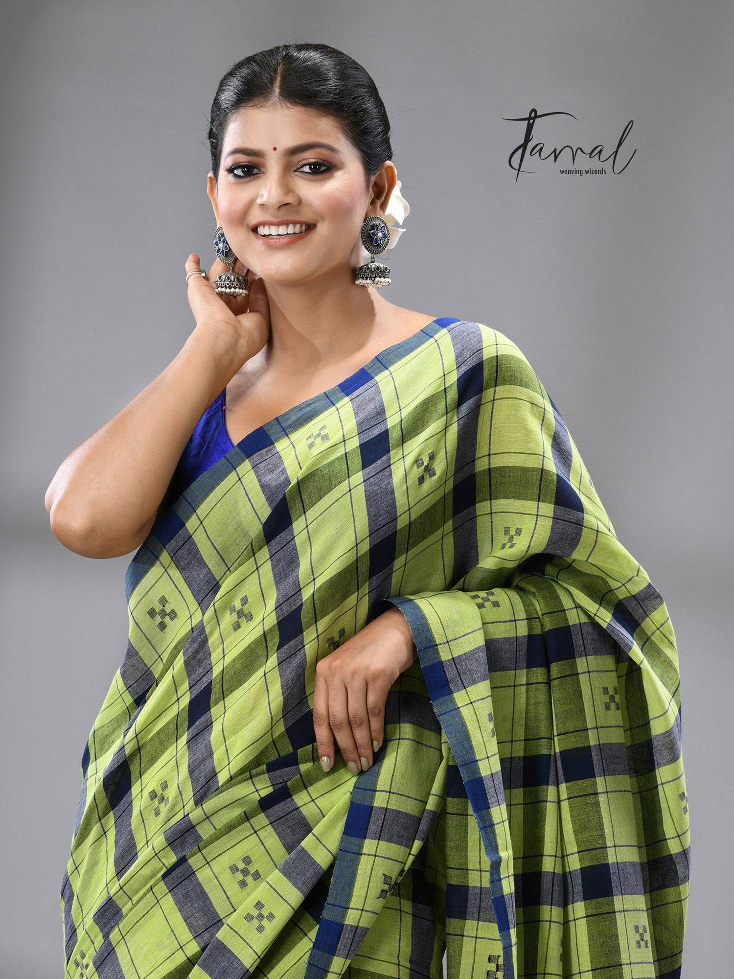 Green with Blue check cotton handwoven jamdani saree - Tamal Boutique