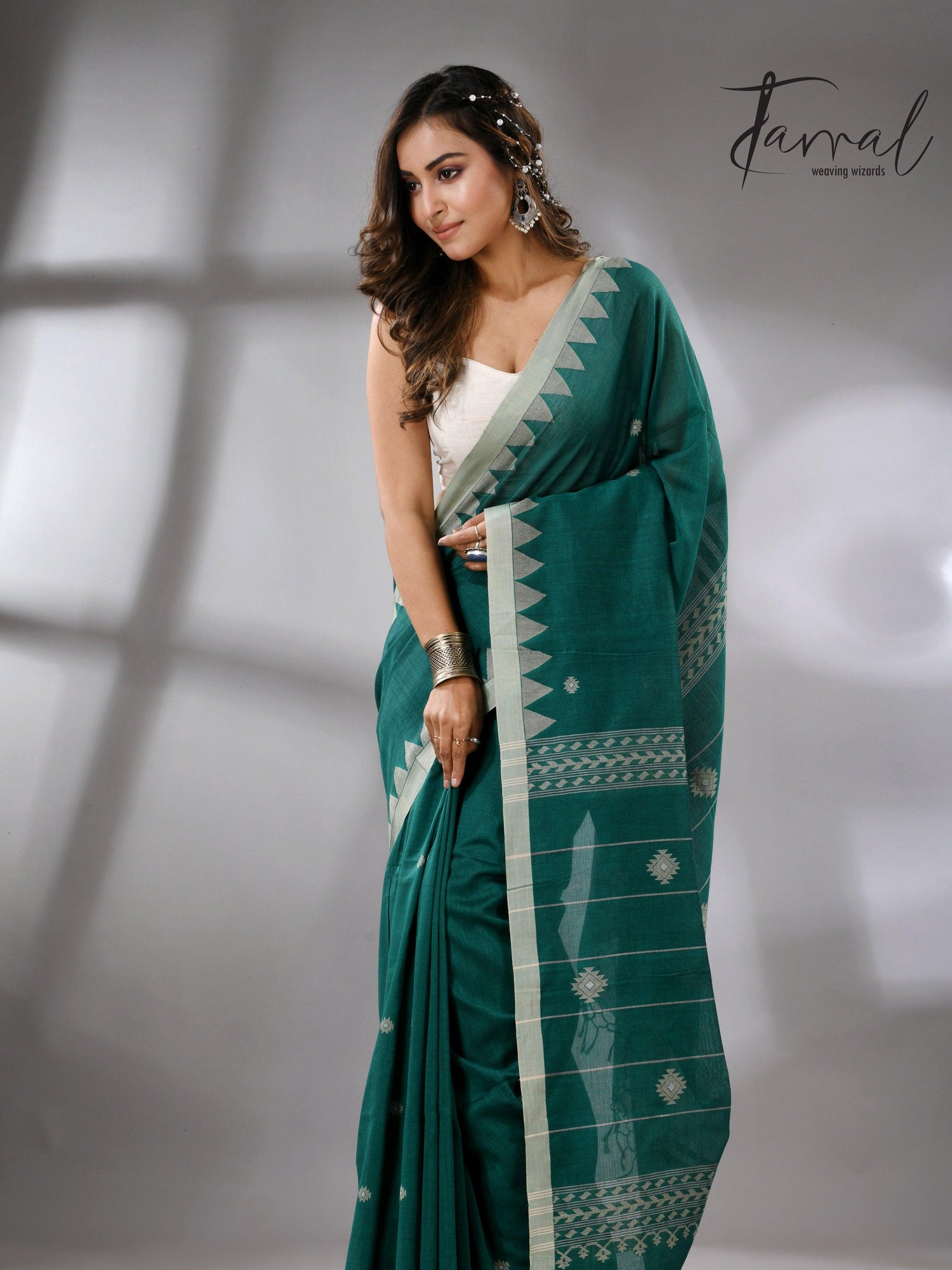 Green with Temple Border Cotton Jamdani Saree full2