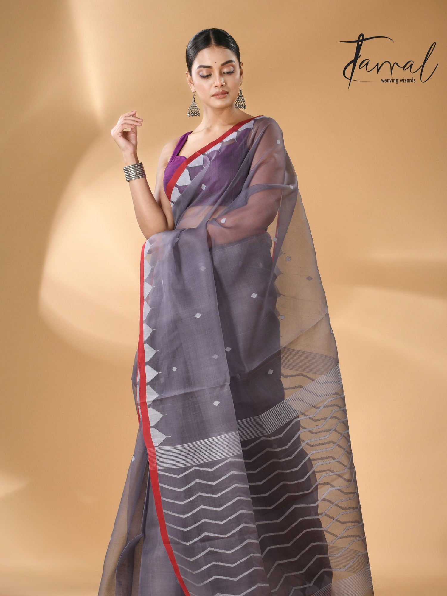 Grey Muslin Silk Handwoven Neddle Work Jamdani Saree Full3