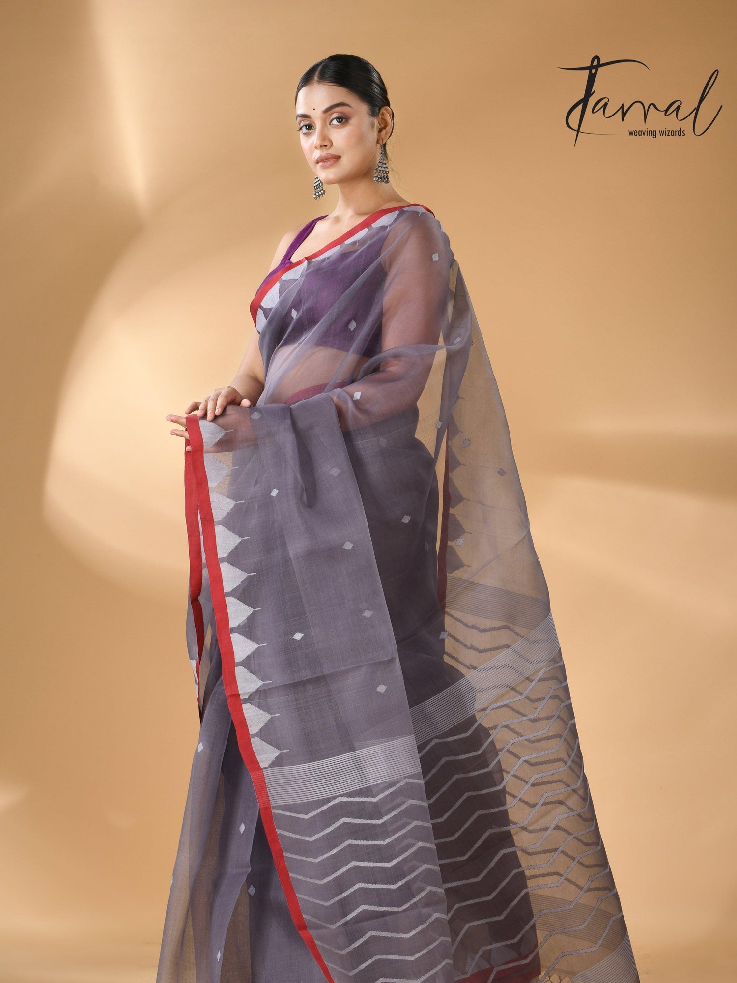 Grey Muslin Silk Handwoven Neddle Work Jamdani Saree left