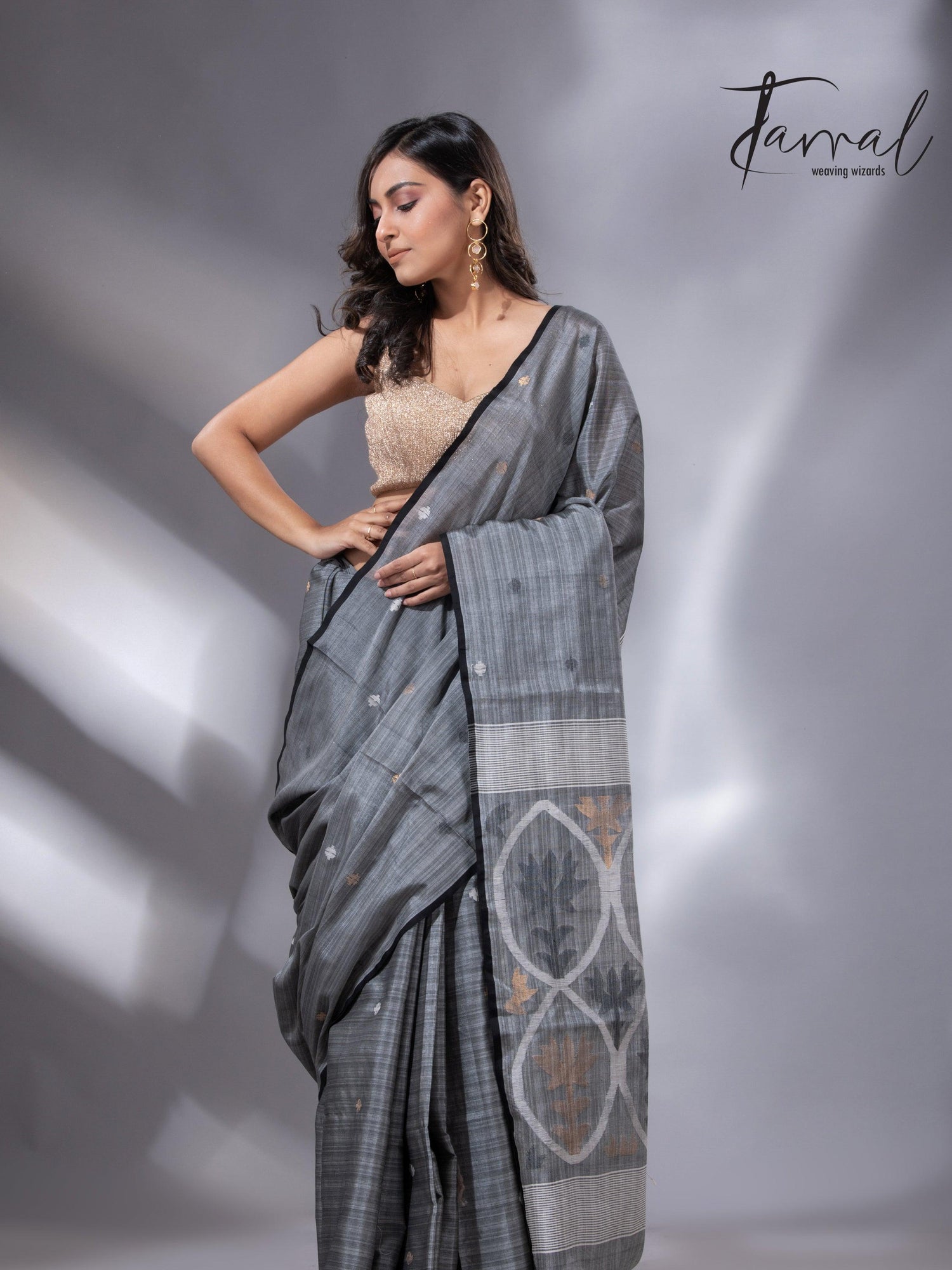 Grey Tussar Cotton Handwoven Jamdani Saree with Black Border full2