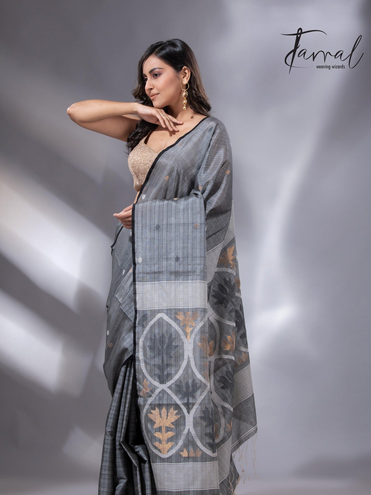 Grey Tussar Cotton Handwoven Jamdani Saree with Black Border full3