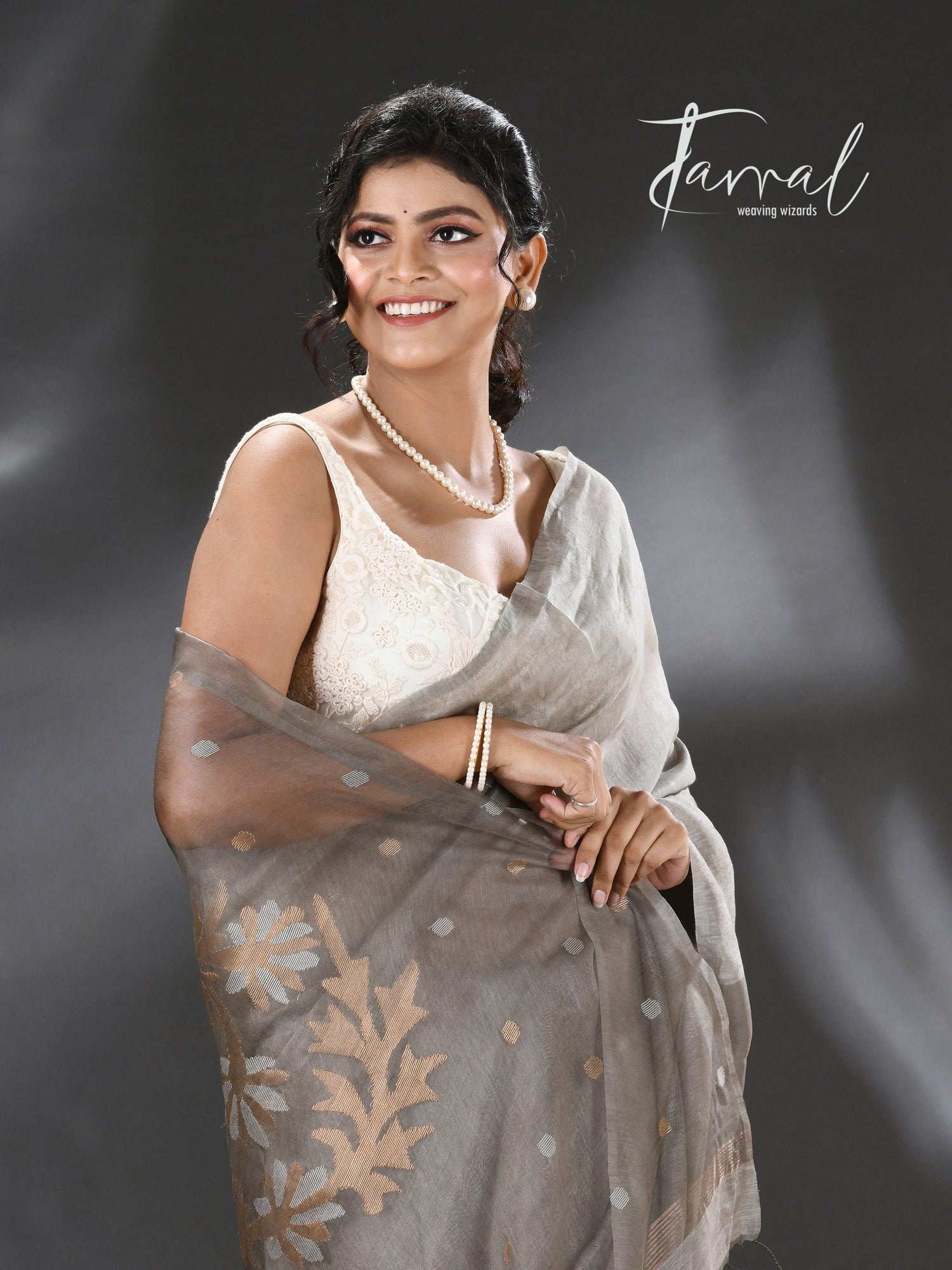 jamdani saree, jamdani, handloom, handwoven, saree, silk, dhakai, weaving, kolkatasaree, tamalboutique