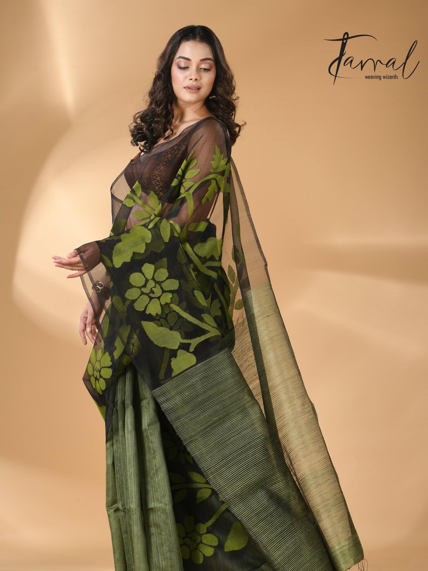 Half Muslin Matka Handwoven Jamdani Saree full4