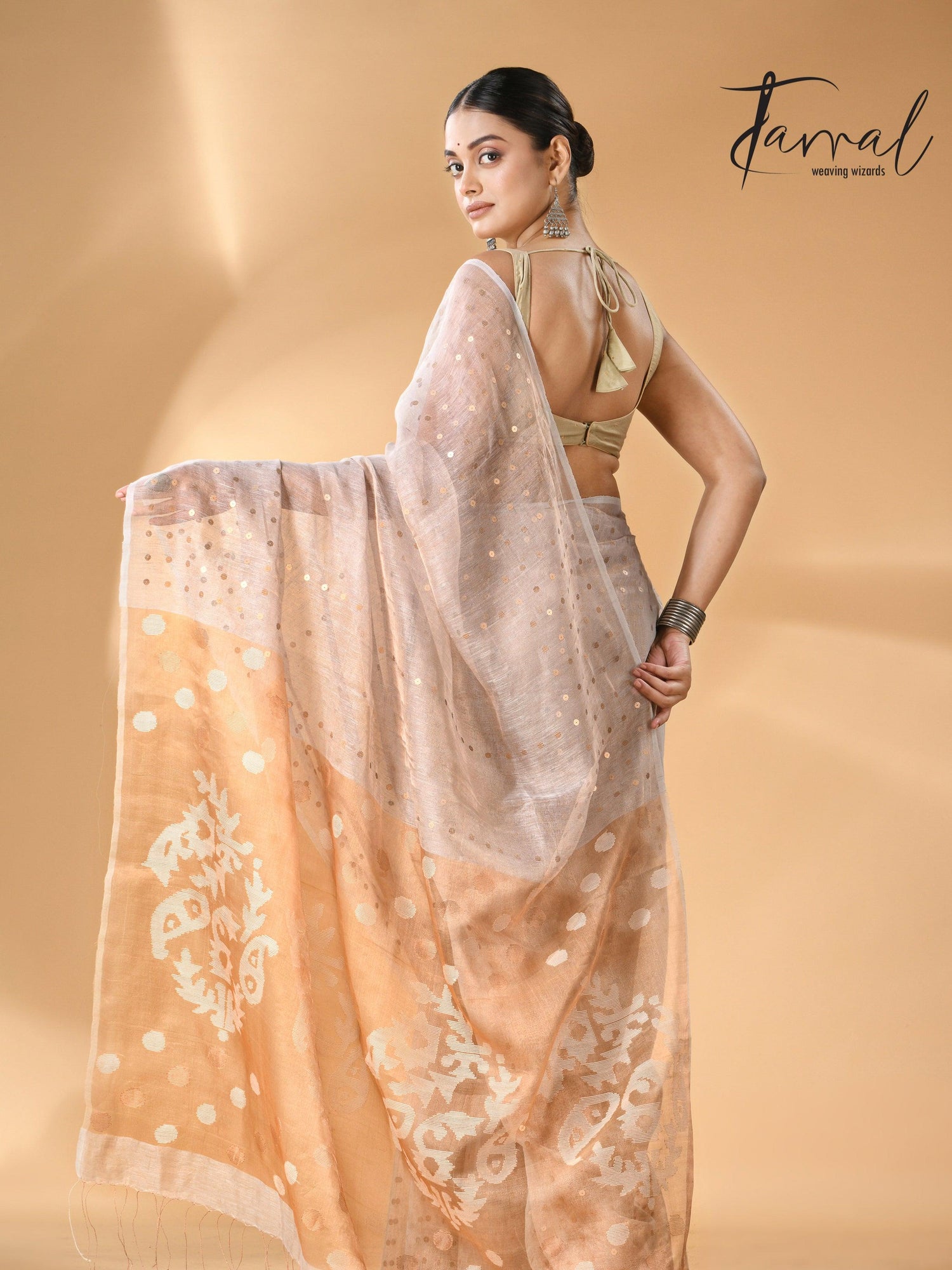 Handwoven Needlework Jamdani Saree featuring a Grey and Brown Pallu back