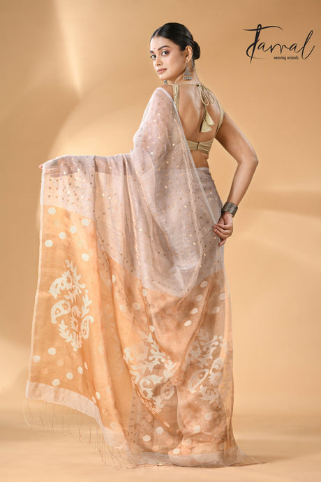 Handwoven Needlework Jamdani Saree featuring a Grey and Brown Pallu back