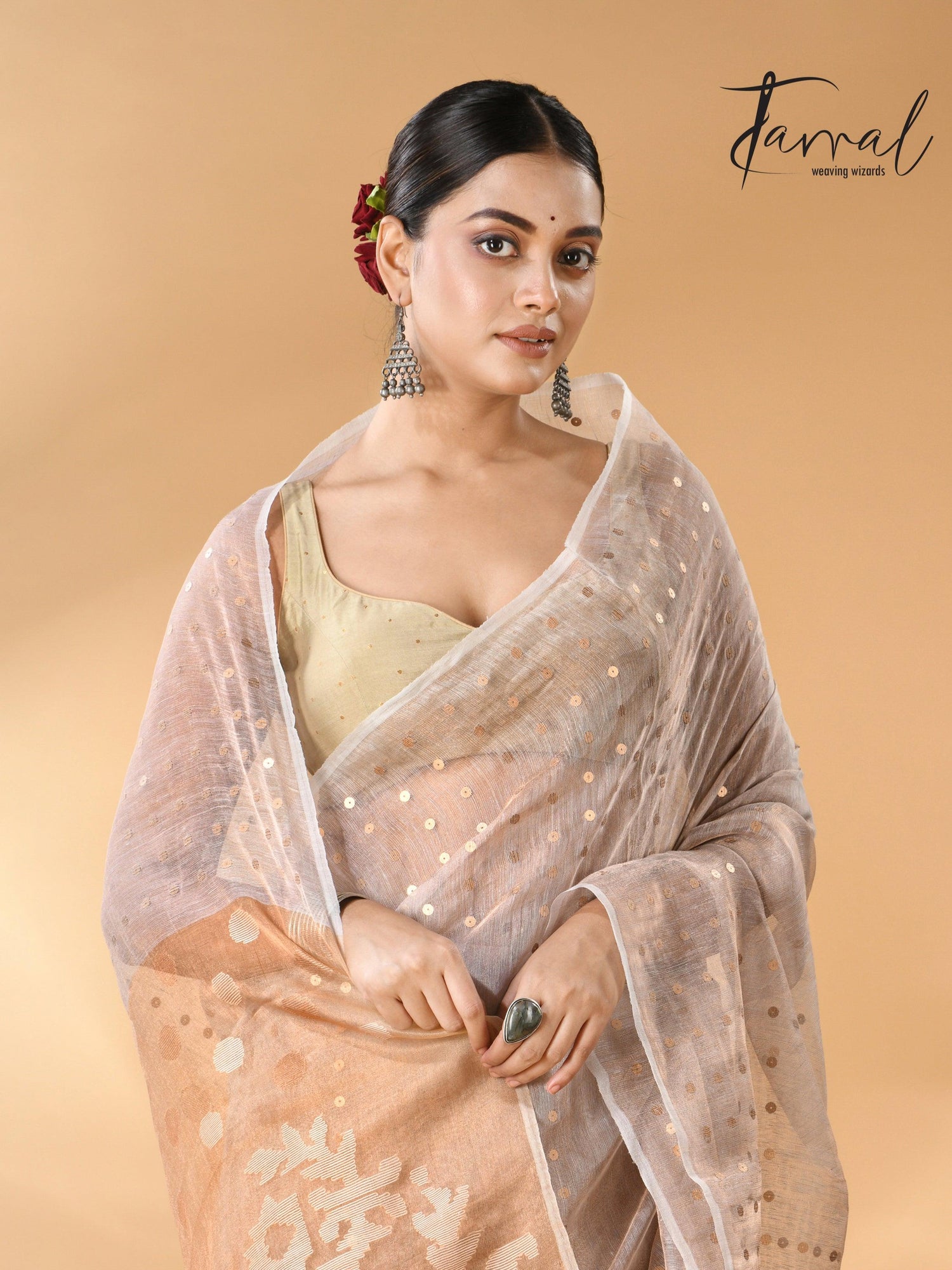 Handwoven Needlework Jamdani Saree featuring a Grey and Brown Pallu full1