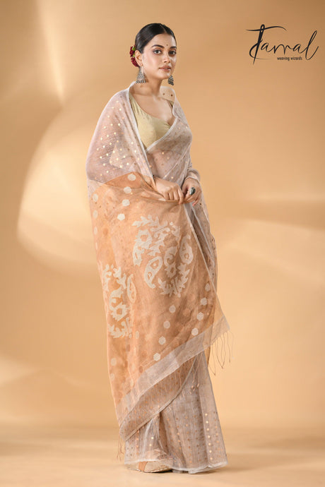 Handwoven Needlework Jamdani Saree featuring a Grey and Brown Pallu left2