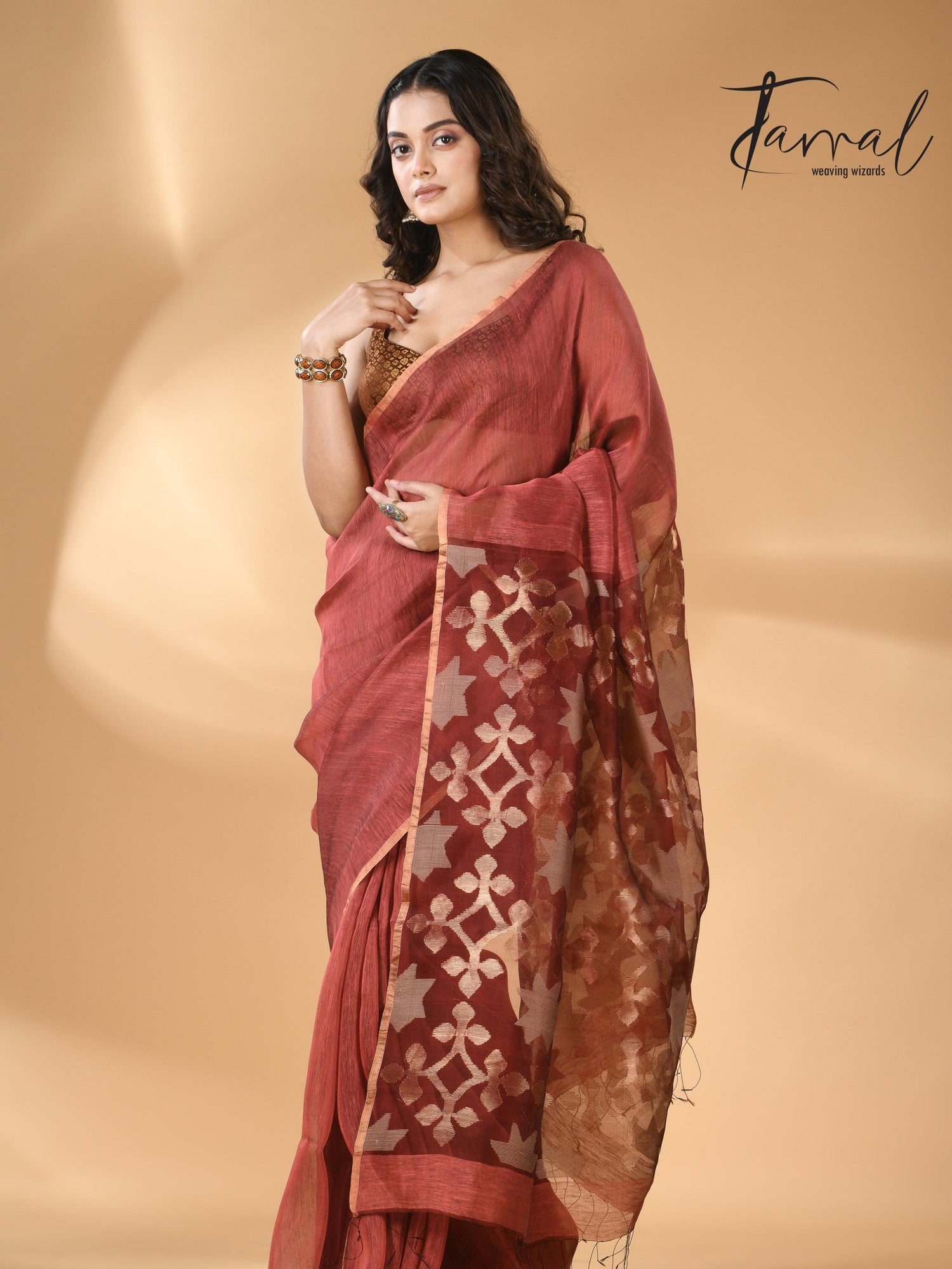Handwoven jamdani saree in maroon star-pallu in silk linen