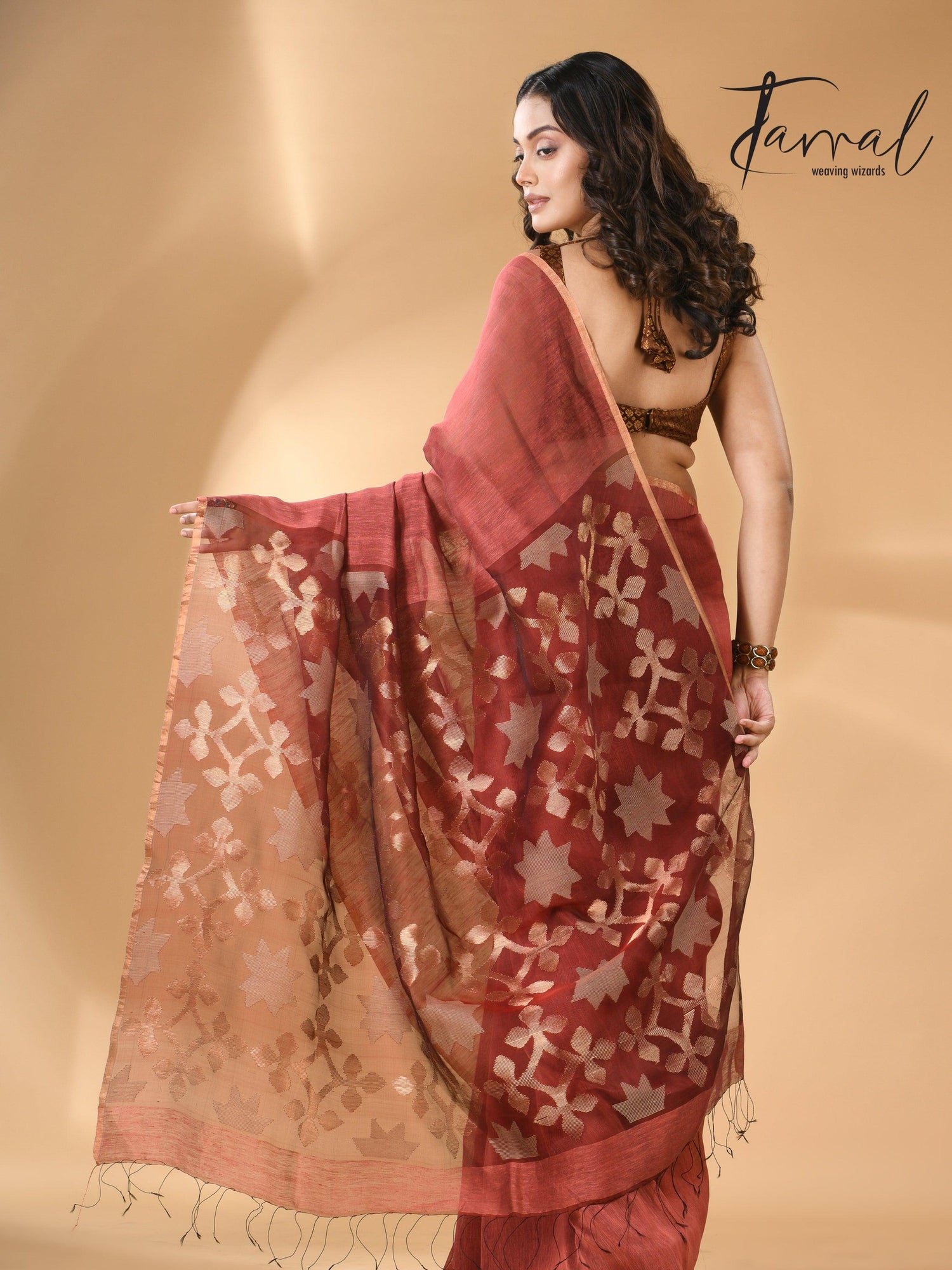 Handwoven jamdani saree in maroon star-pallu in silk linen back