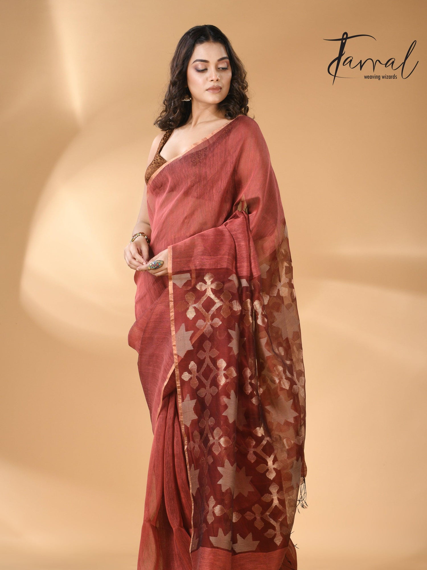 Handwoven jamdani saree in maroon star-pallu in silk linen full1