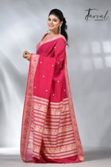Hot pink colour in Baluchuri cotton handwoven jamdani saree