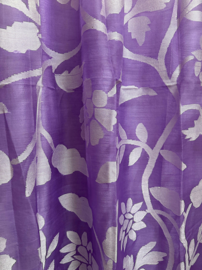 Lavender with white half & half muslin & matka silk handwoven jamdani saree - Tamal Boutique