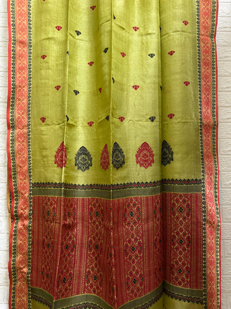 Lemon green with red border tussar silk handloom jamdani saree - Tamal Boutique