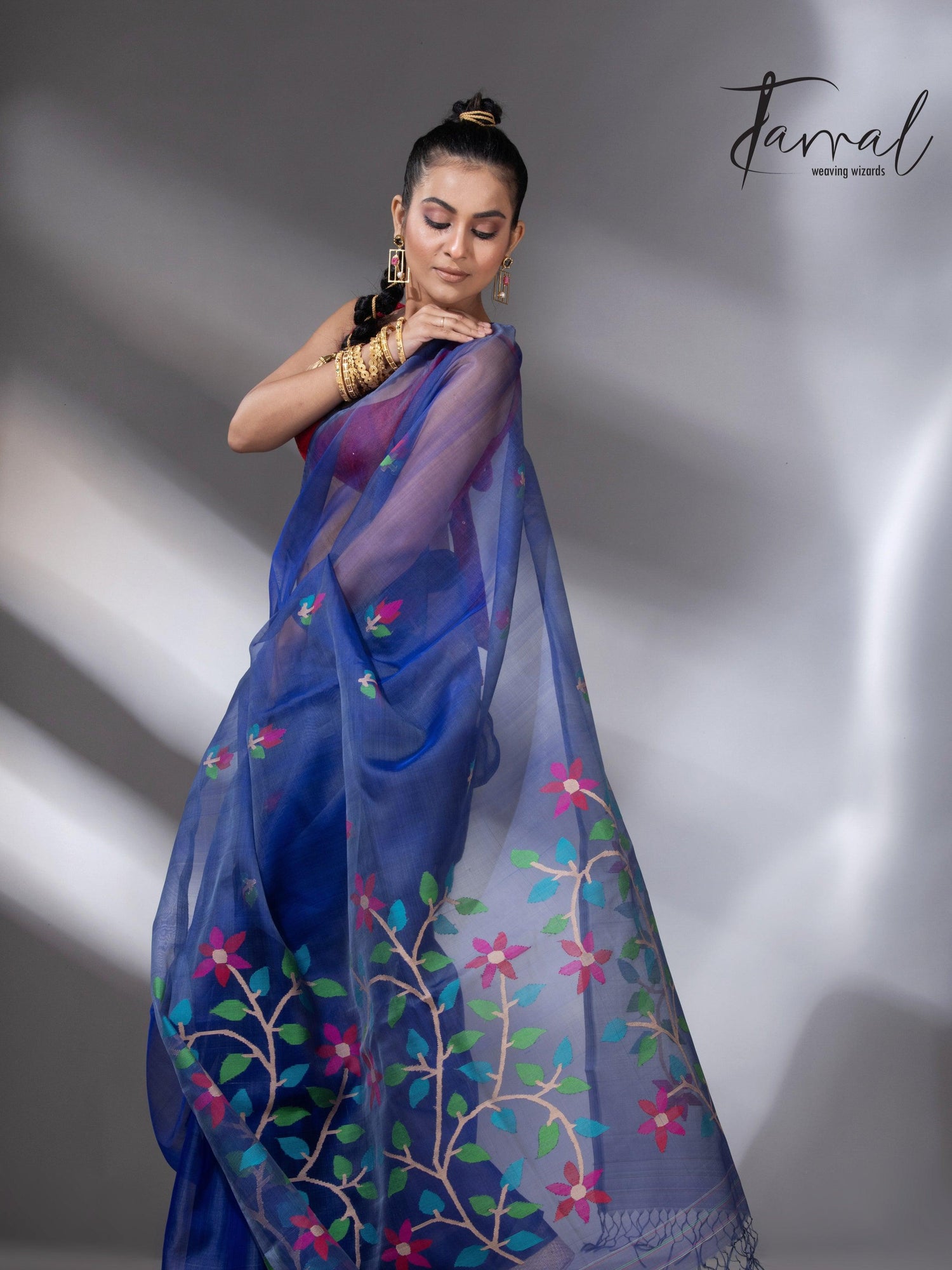 Indigo Floral Grace muslin silk handwoven jamdani saree4