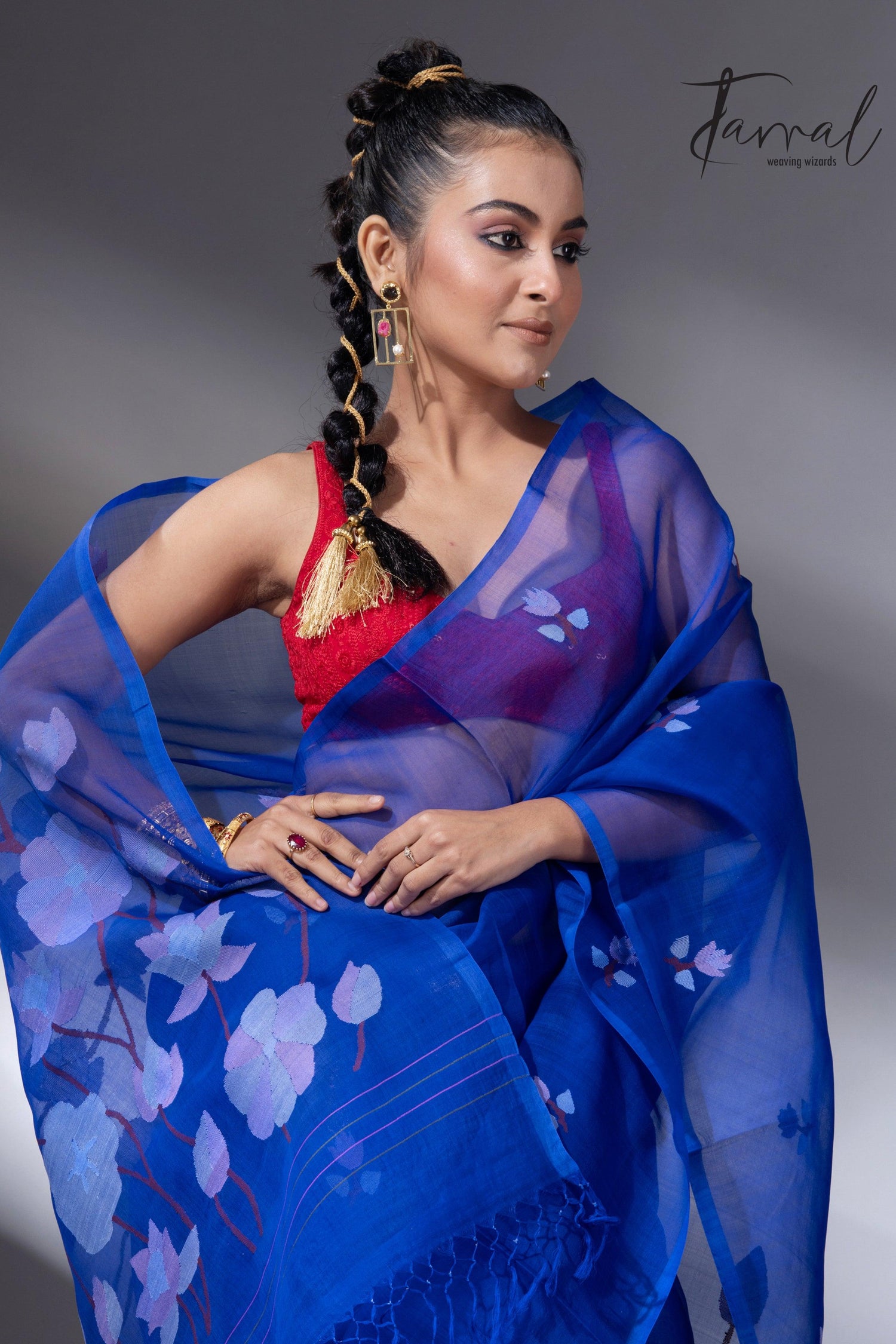 Indigo lotus pallu handwoven muslin silk jamdani saree full2