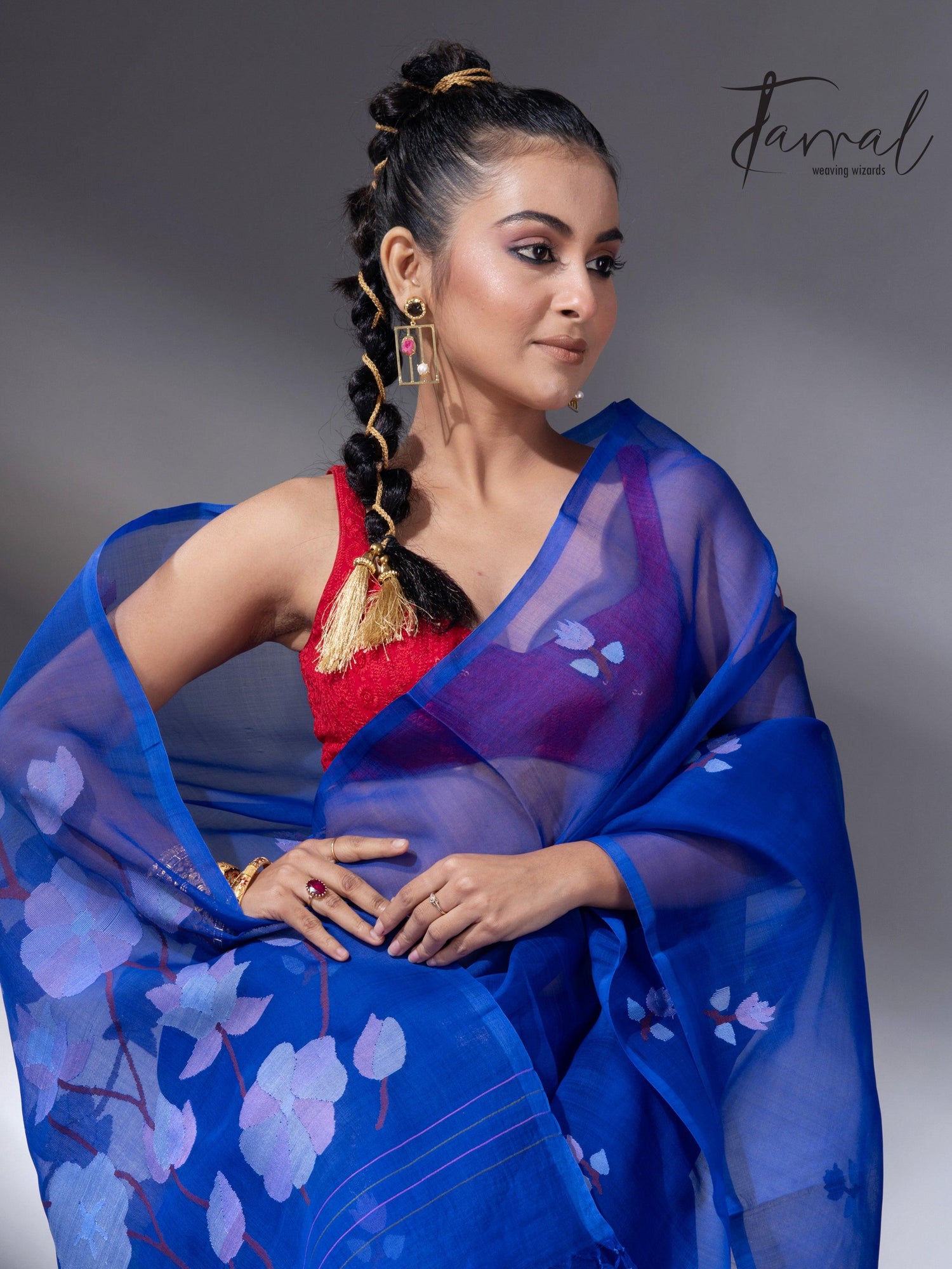 Indigo lotus pallu handwoven muslin silk jamdani saree full2