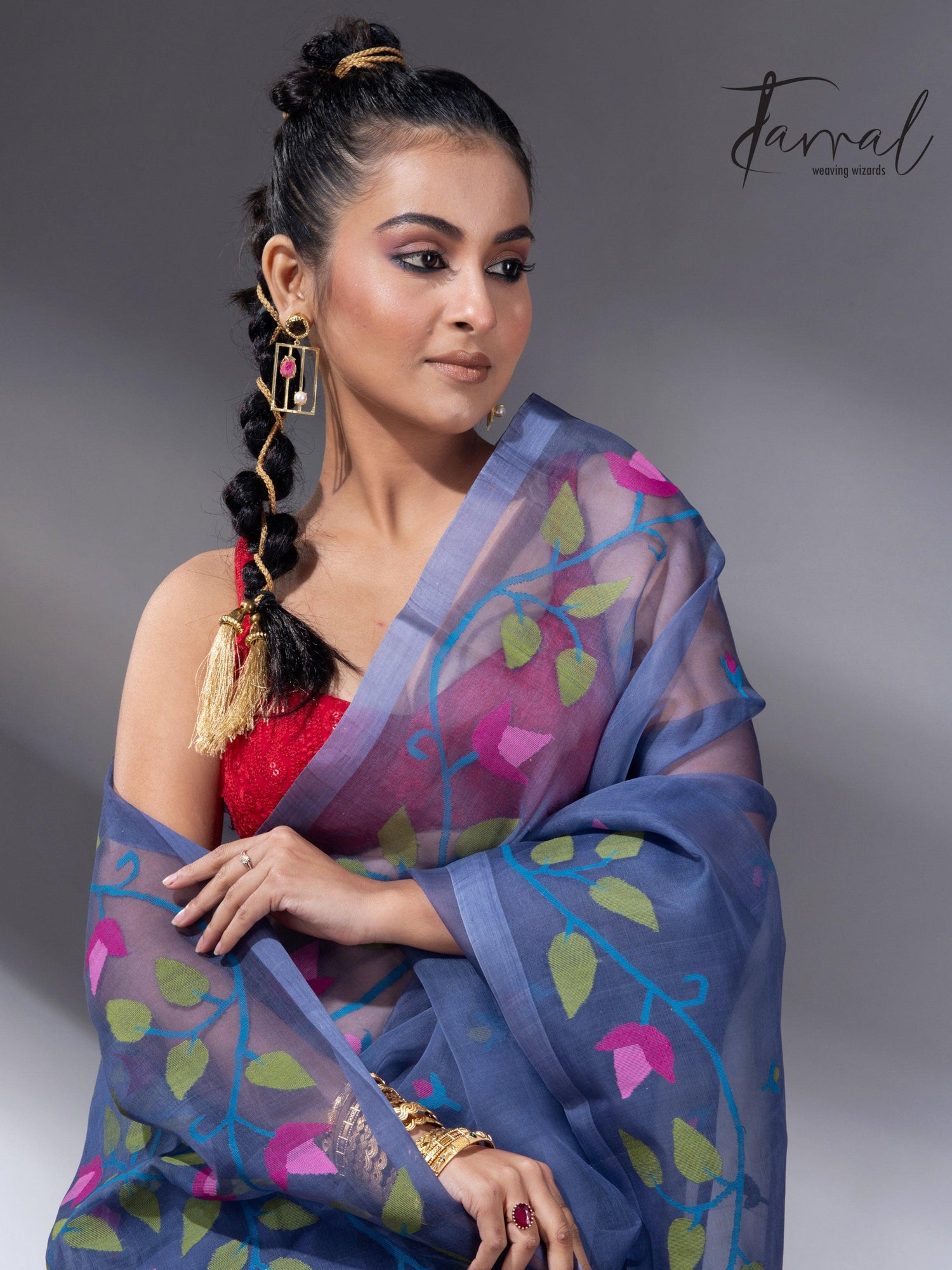 Indigo with multi colour muslin silk floral handwoven jamdani saree1