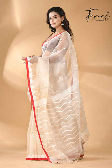 Ivory White Muslin Silk Handwoven Needlework Jamdani Saree Temple Border5