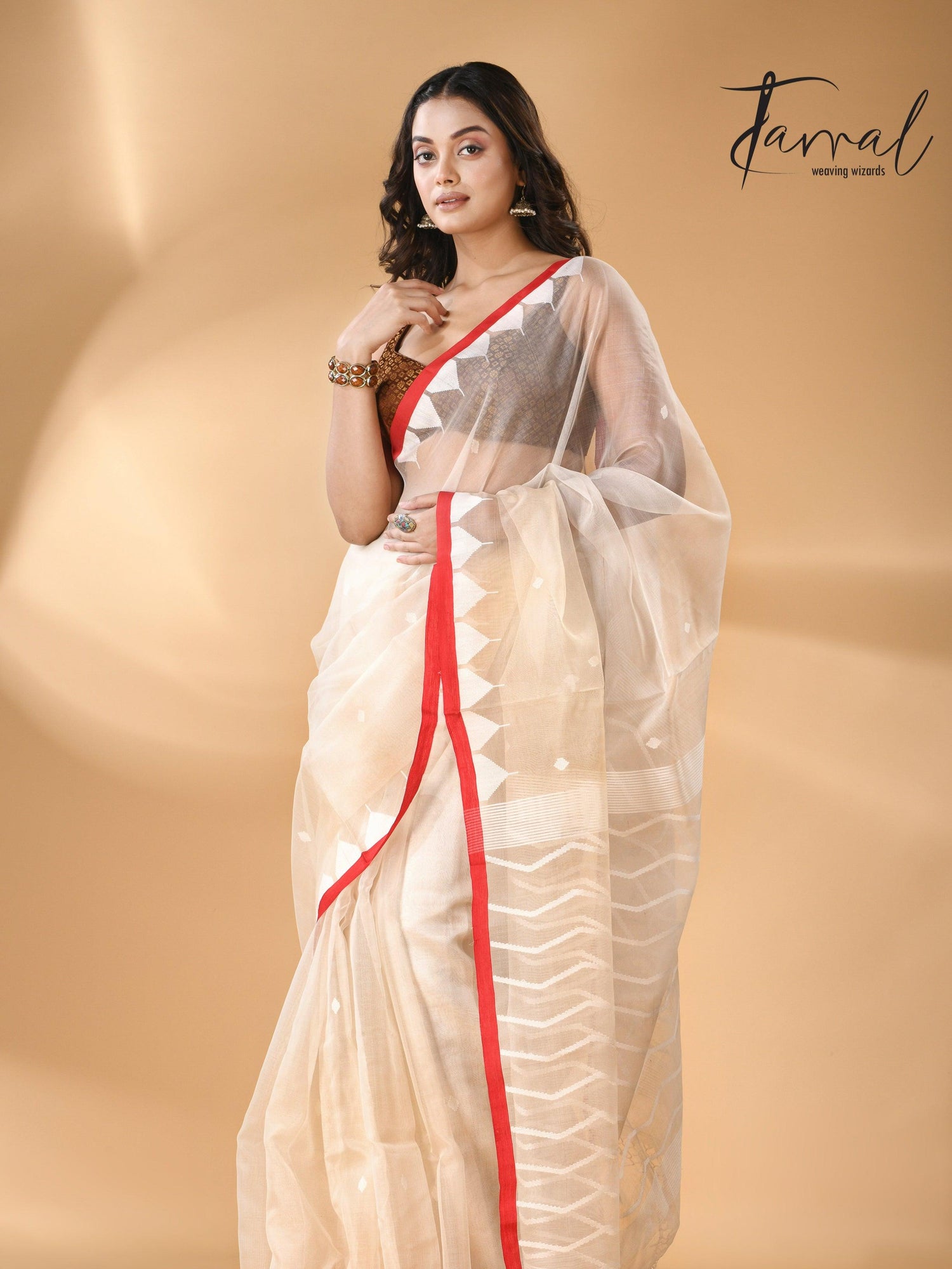 Ivory White Muslin Silk Handwoven Needlework Jamdani Saree Temple Border3