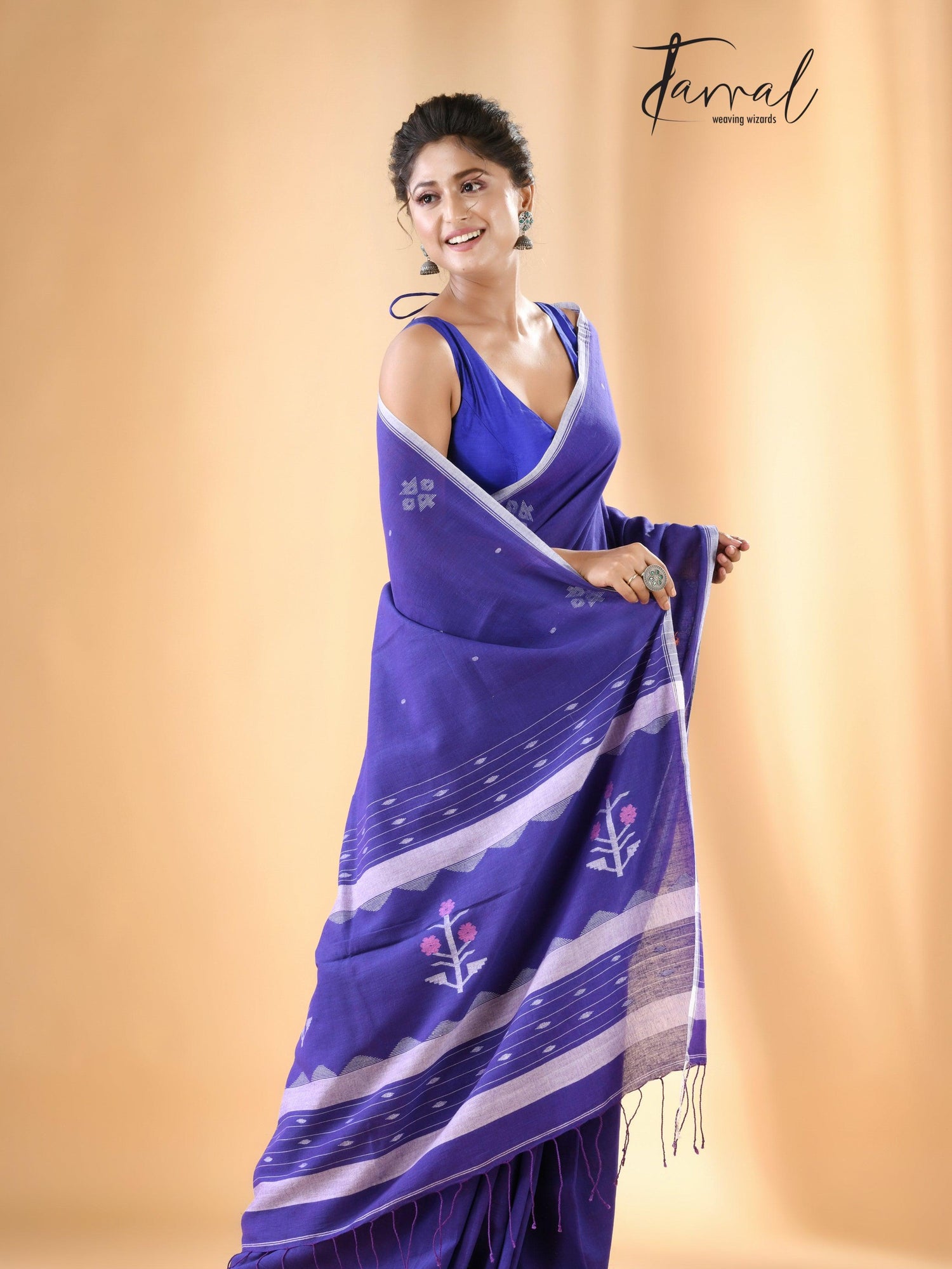 Lavender with tree pallu pure cotton handwoven jamdani saree