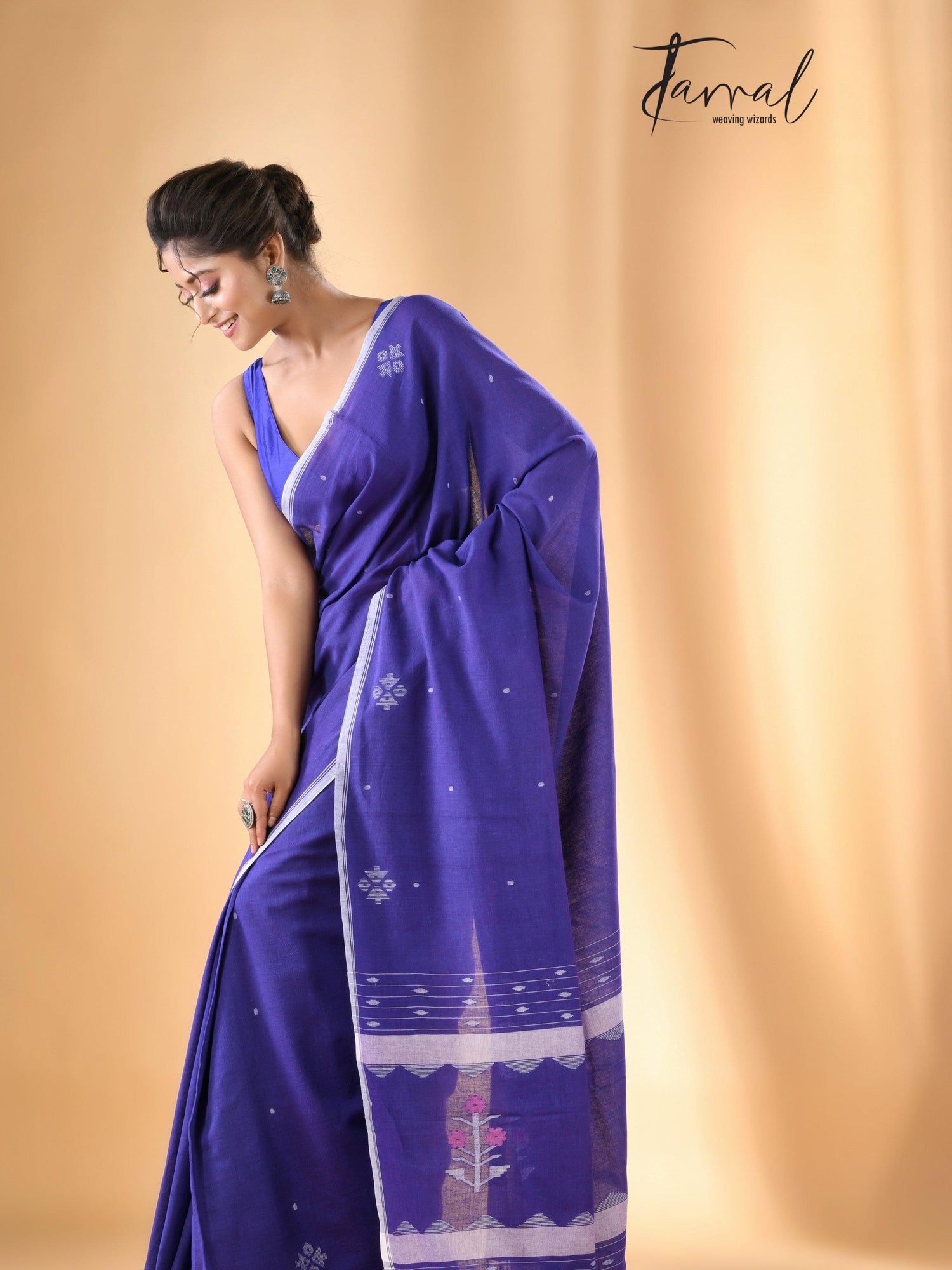 Lavender with tree pallu pure cotton handwoven jamdani saree