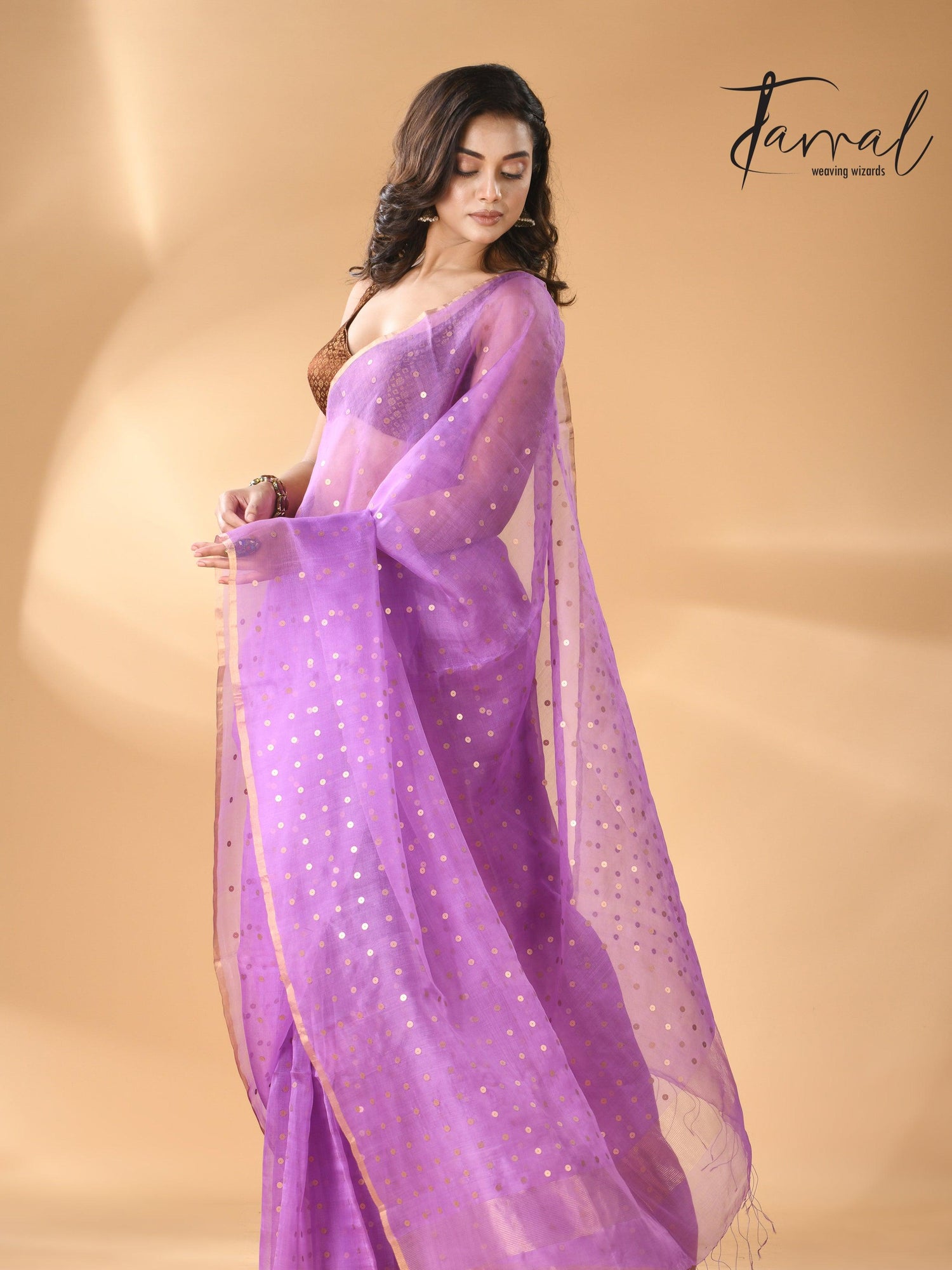 Light Purple With Zari Sequins Muslin Silk Handwoven Jamdani Saree right2