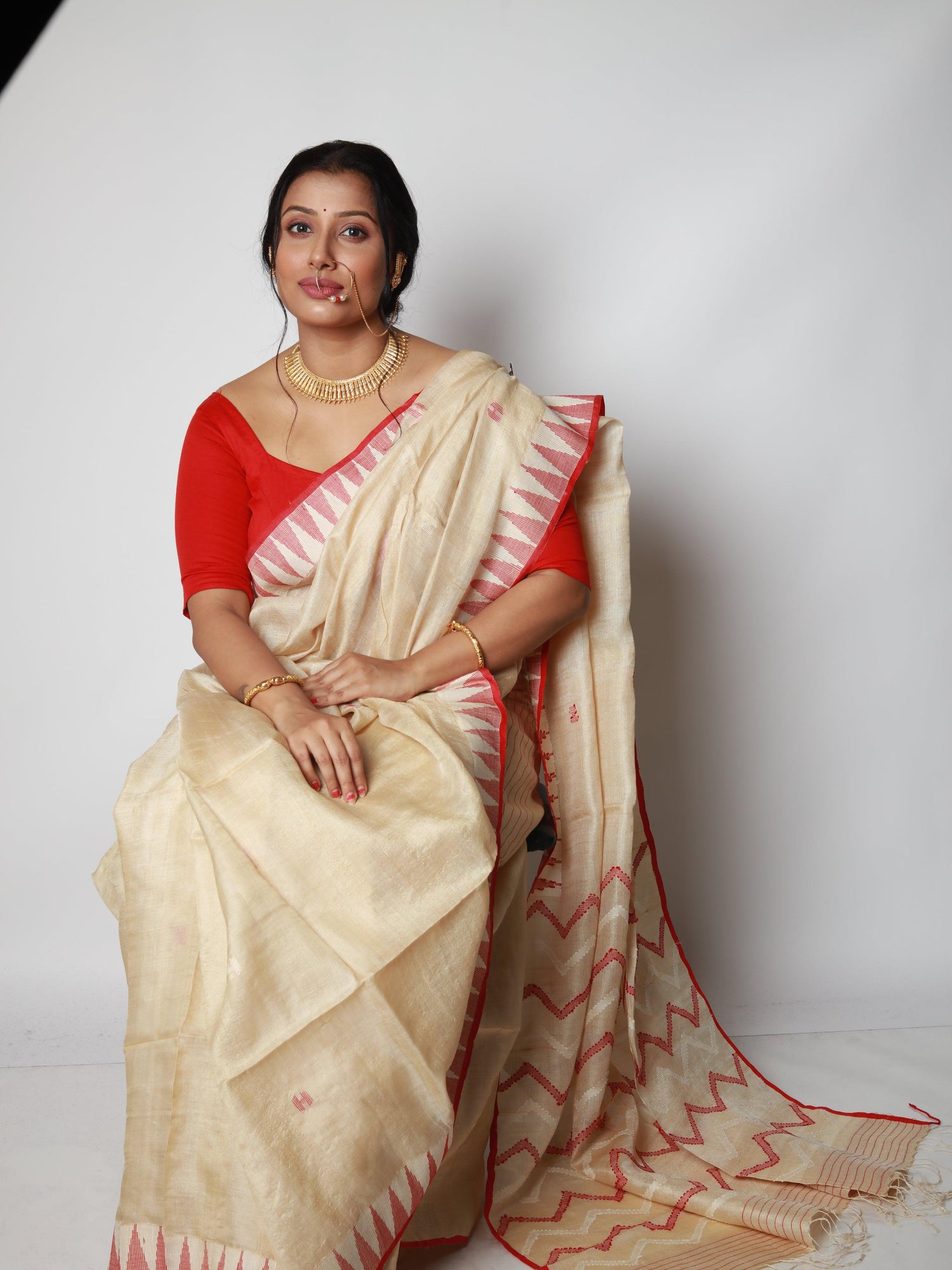 Light beige with red colour Tussar silk cut shuttle design handwoven jamdani saree - Tamal Boutique