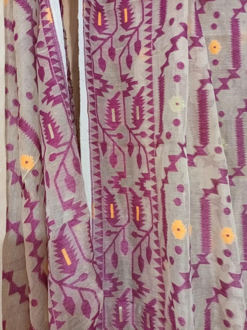Light cream with magenta colour soft handloom dhakai jamdani saree - Tamal Boutique