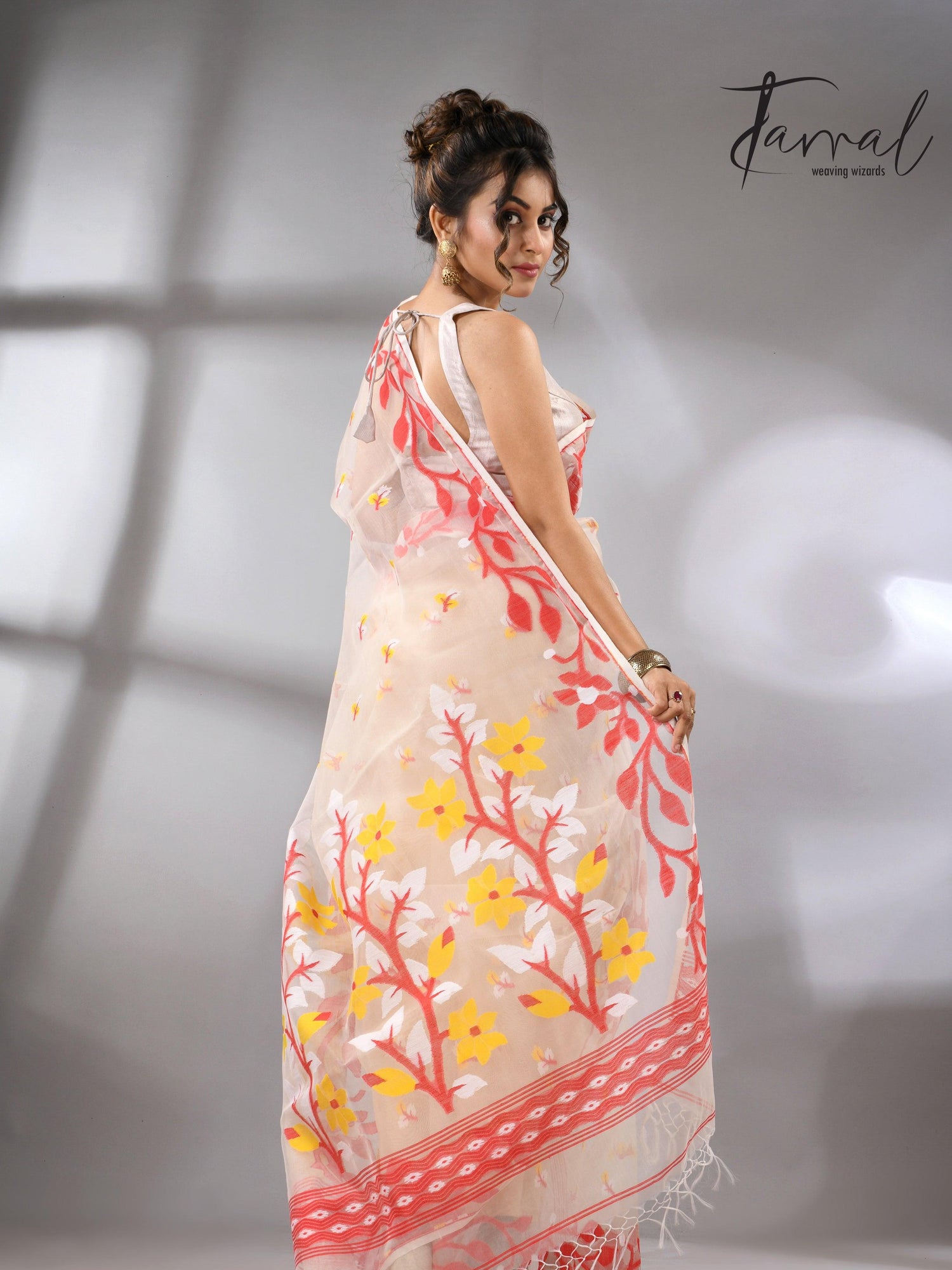 jamdani saree, jamdani, handloom, handwoven, saree, silk, dhakai, weaving, kolkatasaree, tamalboutique