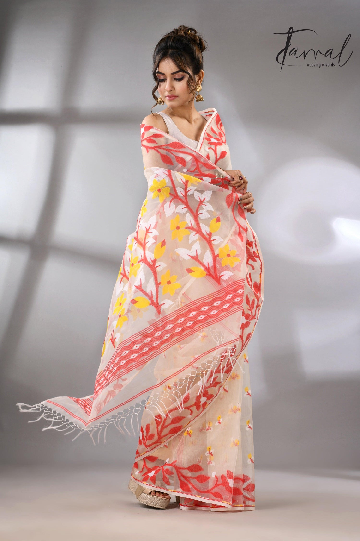jamdani saree, jamdani, handloom, handwoven, saree, silk, dhakai, weaving, kolkatasaree, tamalboutique